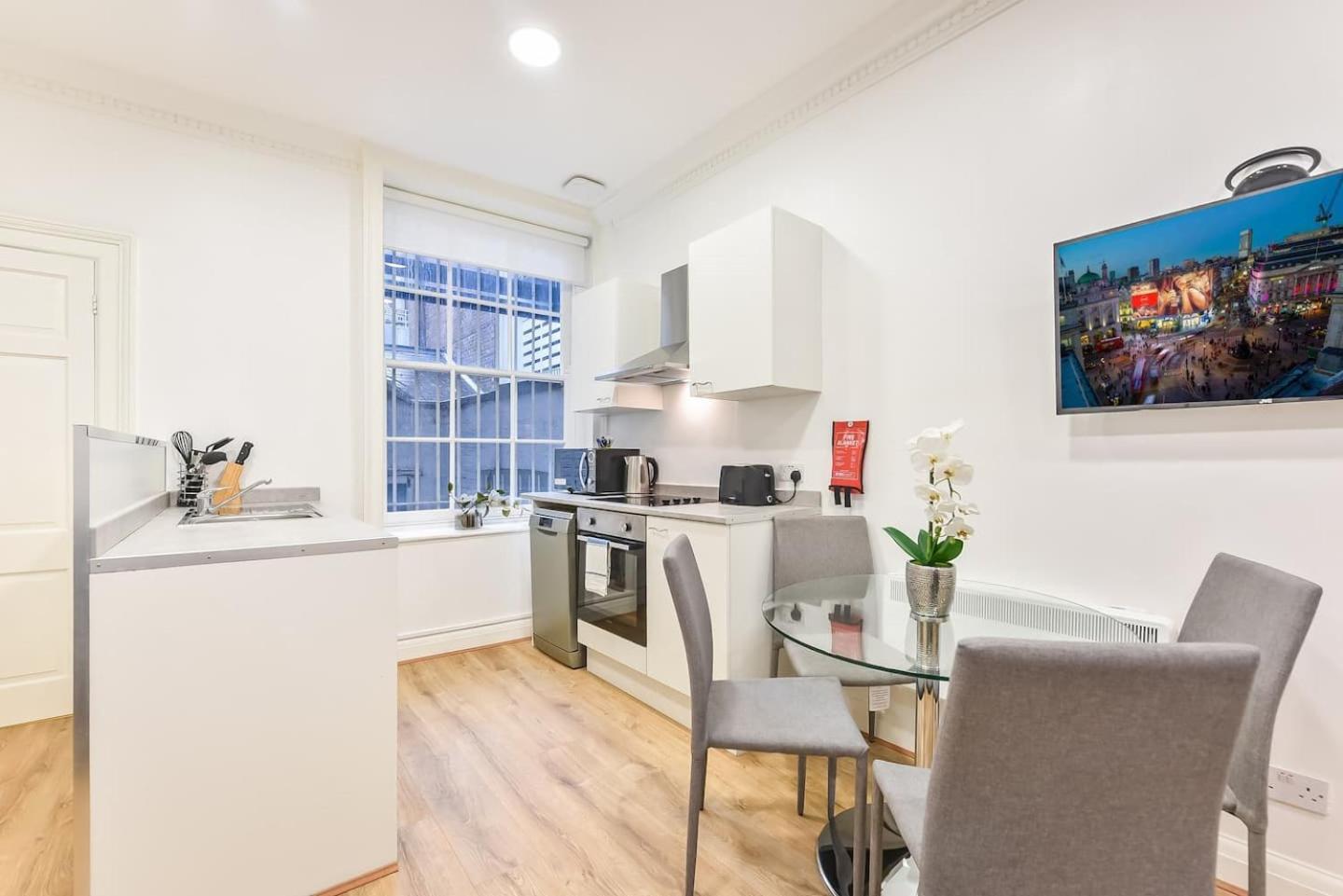 Apartamento 2 Bed Piccadilly 2 Londres