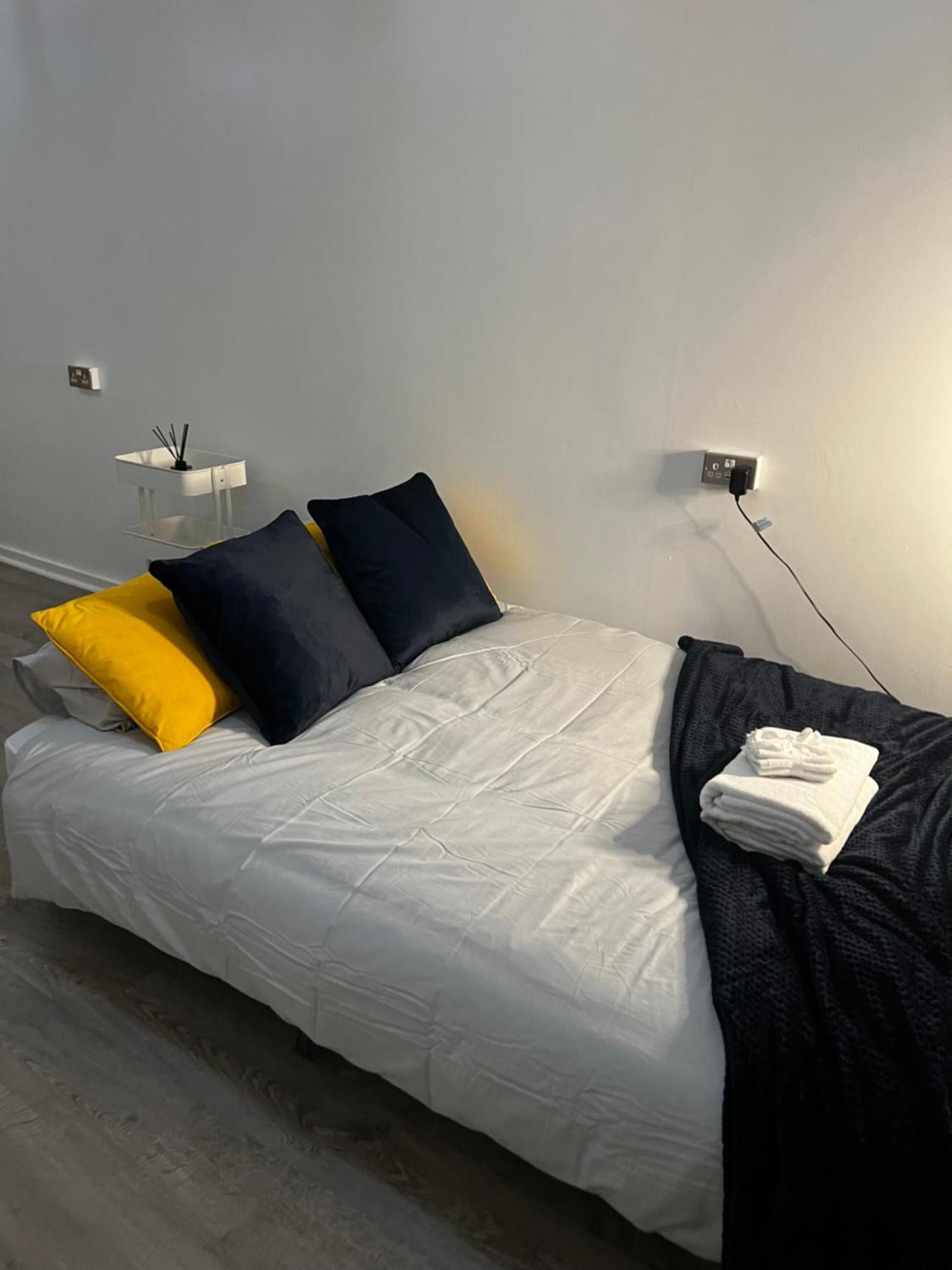 Stylish Near Excel London- Sleeps 4!