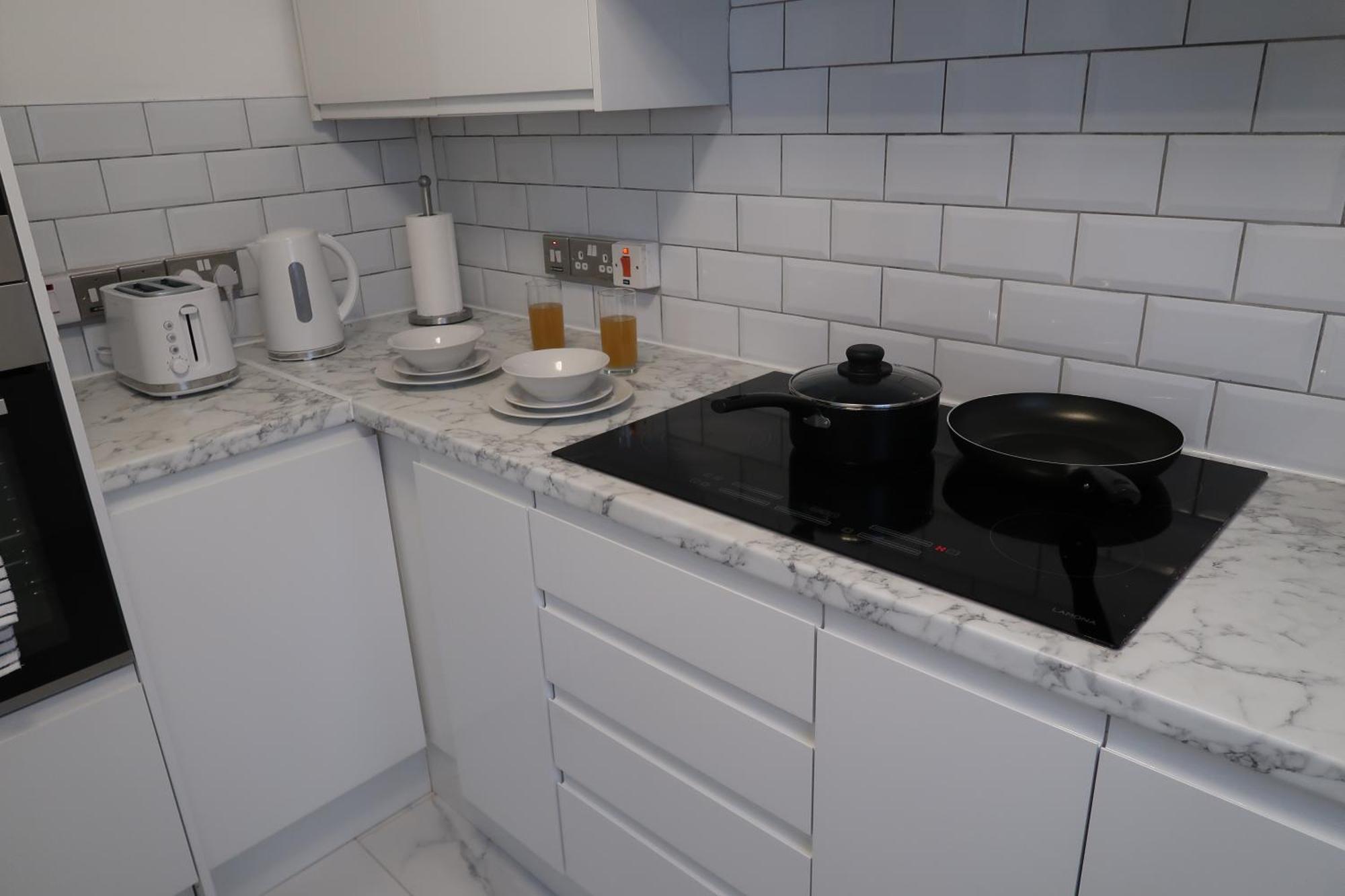 Stylish Near Excel London- Sleeps 4! *