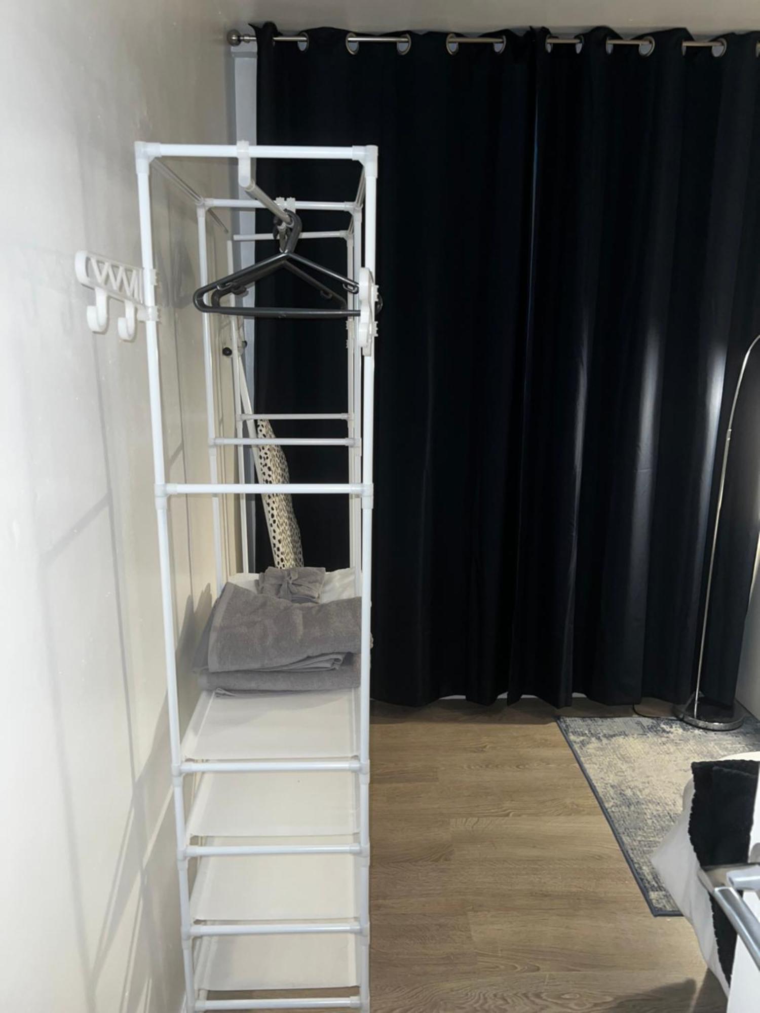 Stylish Near Excel London- Sleeps 4!