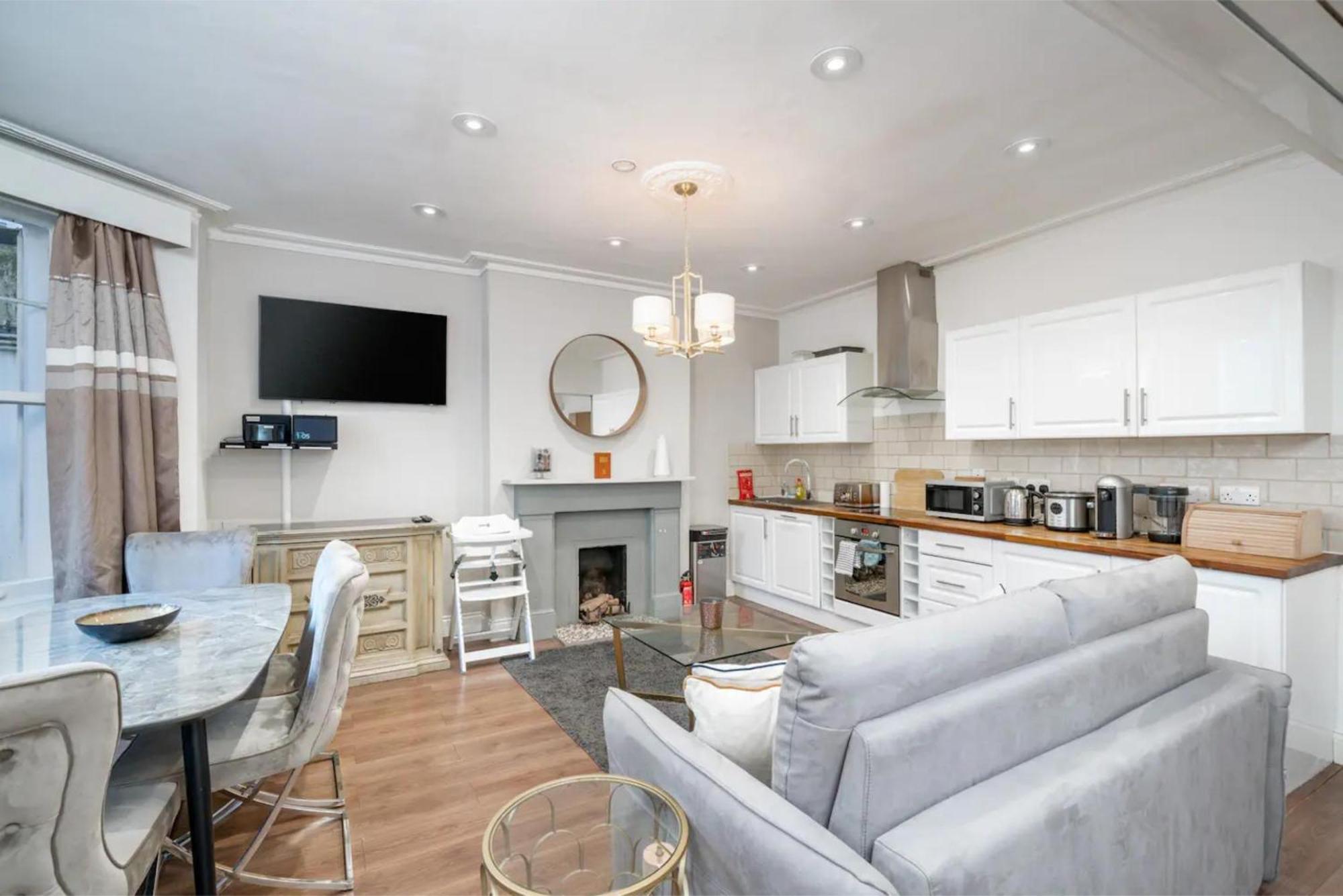 Gorgeous & Modern 2 Bedroom Sleeps Six In Earl's Court Apartamento