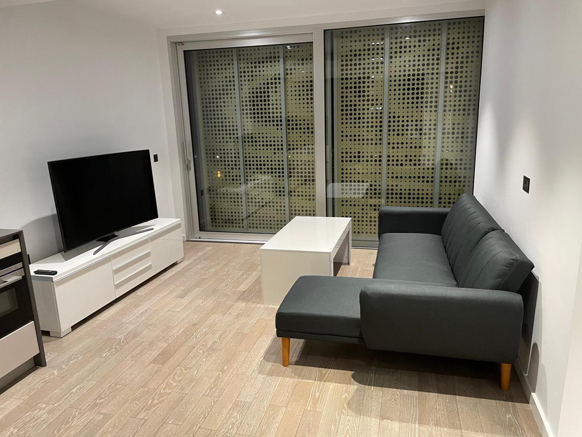 Battersea Power Station Apartment *
