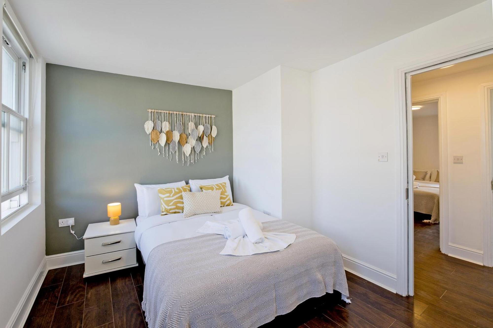 Imperial Corner House-whitechapel * London