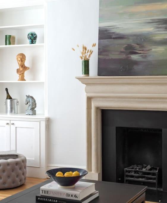 Holland Park 2 Bed Appartement