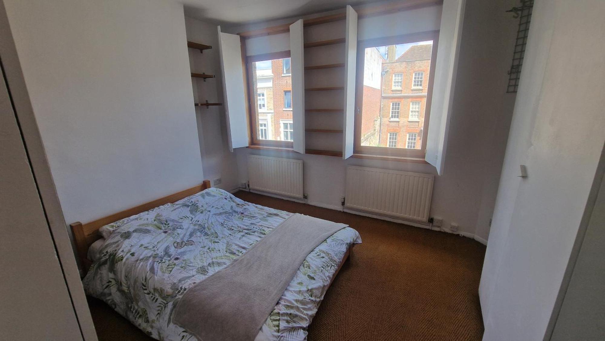 1 Bedroom-1 Bathroom-walkinshower-terrace Londres