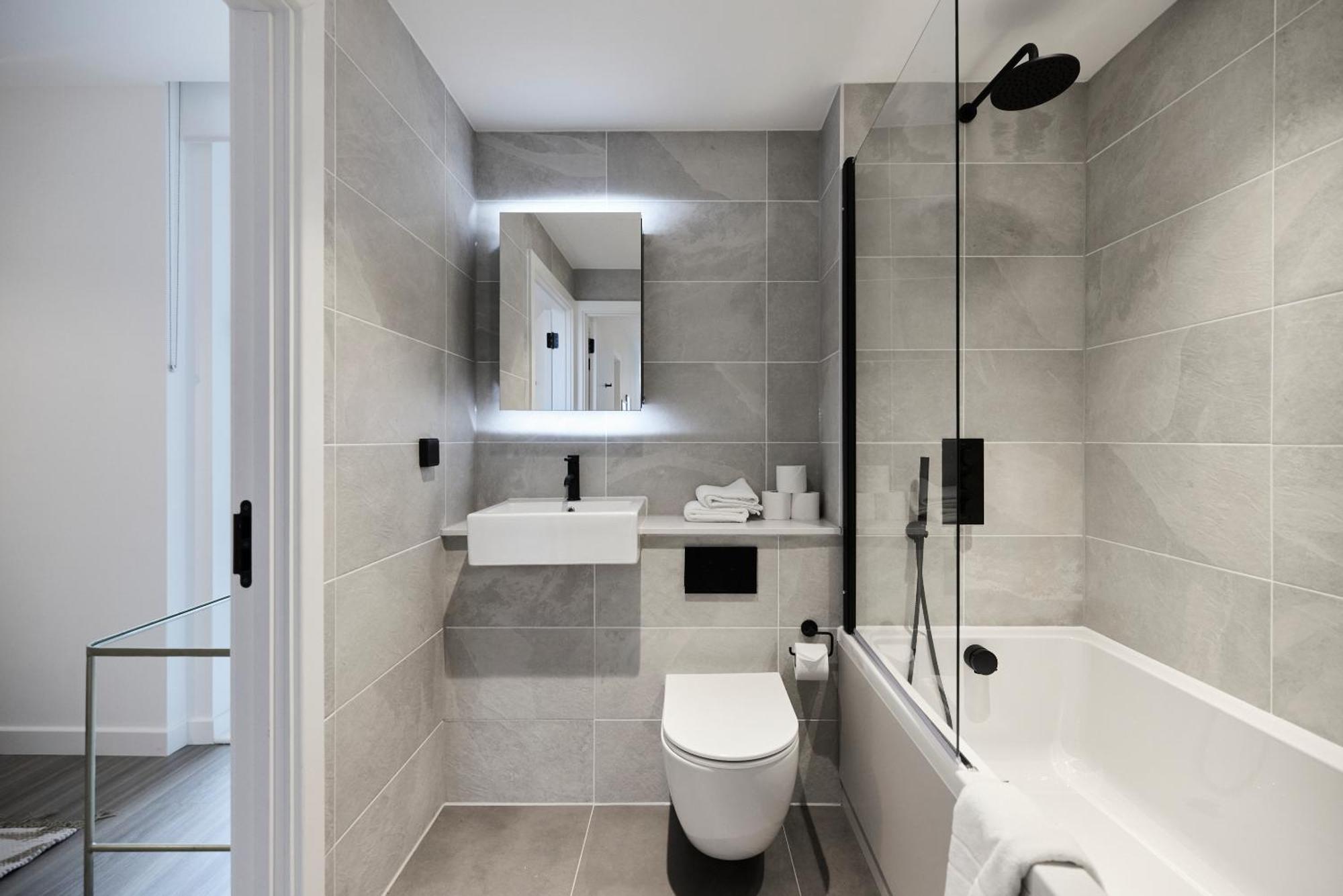 The Tottenham Hale Crib - Trendy 2bdr Flat With Balcony * Londres