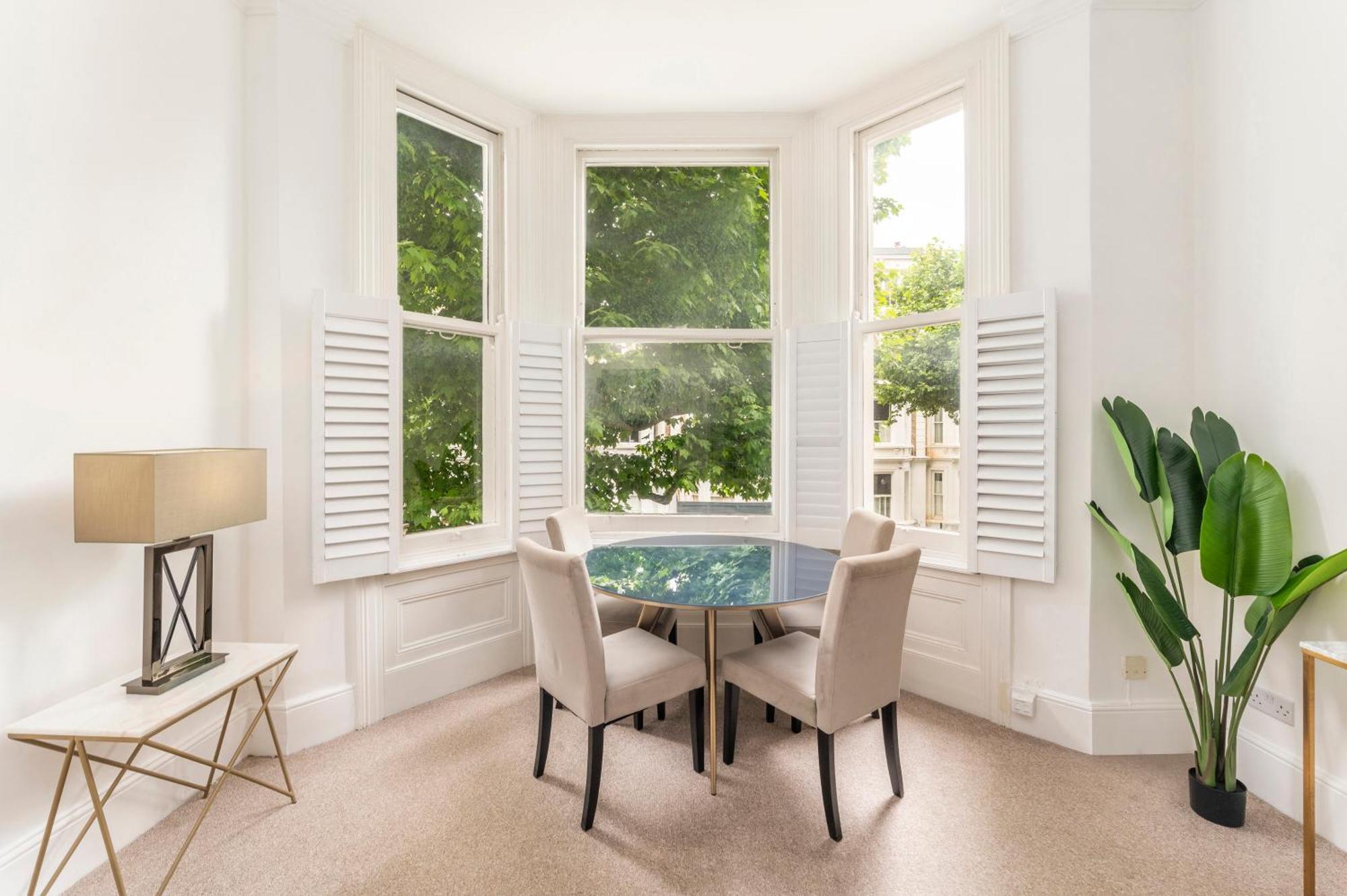Apartamento Kensington Luxury Retreat: Spacious 2-bedroom With Prime Location