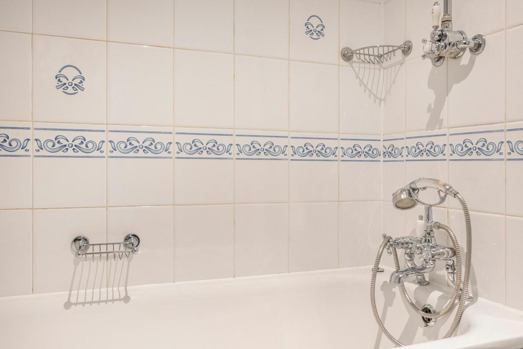 Apartamento Kensington Luxury Retreat: Spacious 2-bedroom With Prime Location Londres