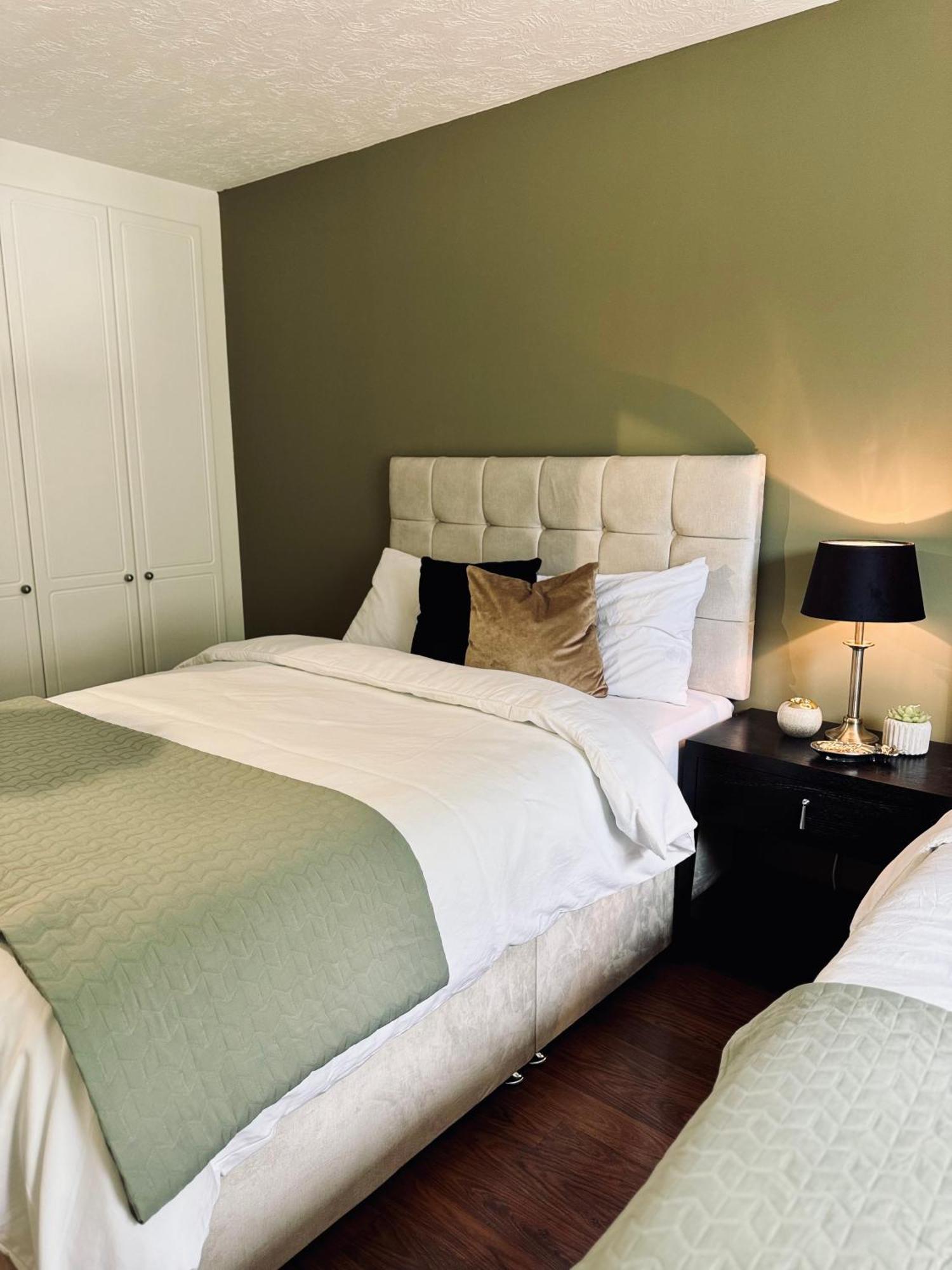 2 Bedroom Spacious In Apartment
