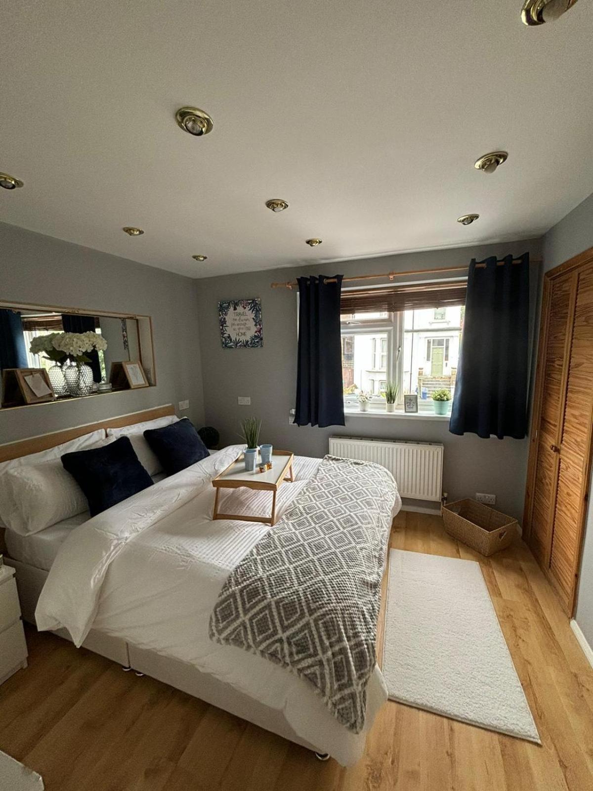 Amazing En-suite In Finchley Apartment