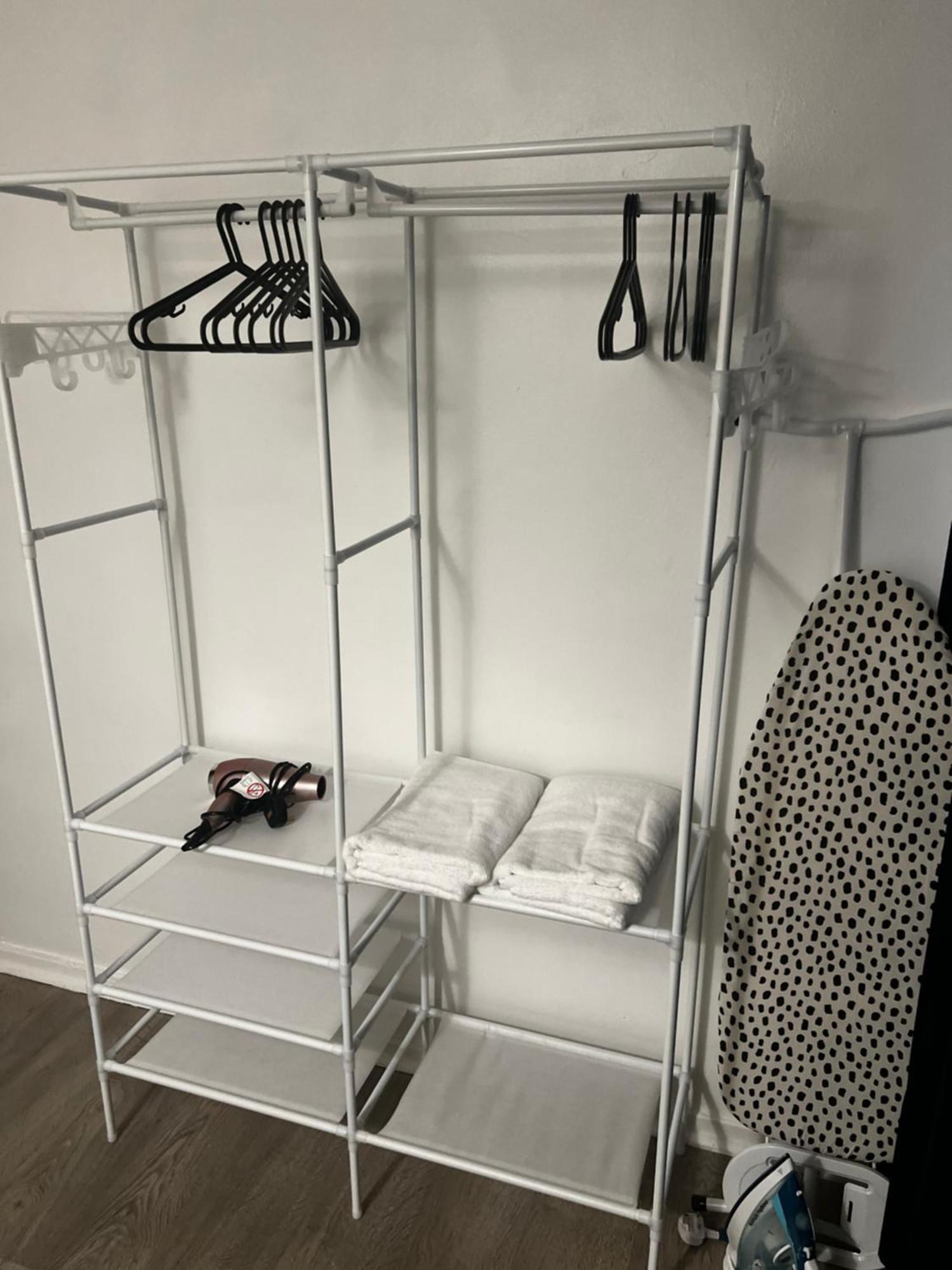 Stylish Near Excel London- Sleeps 4! *