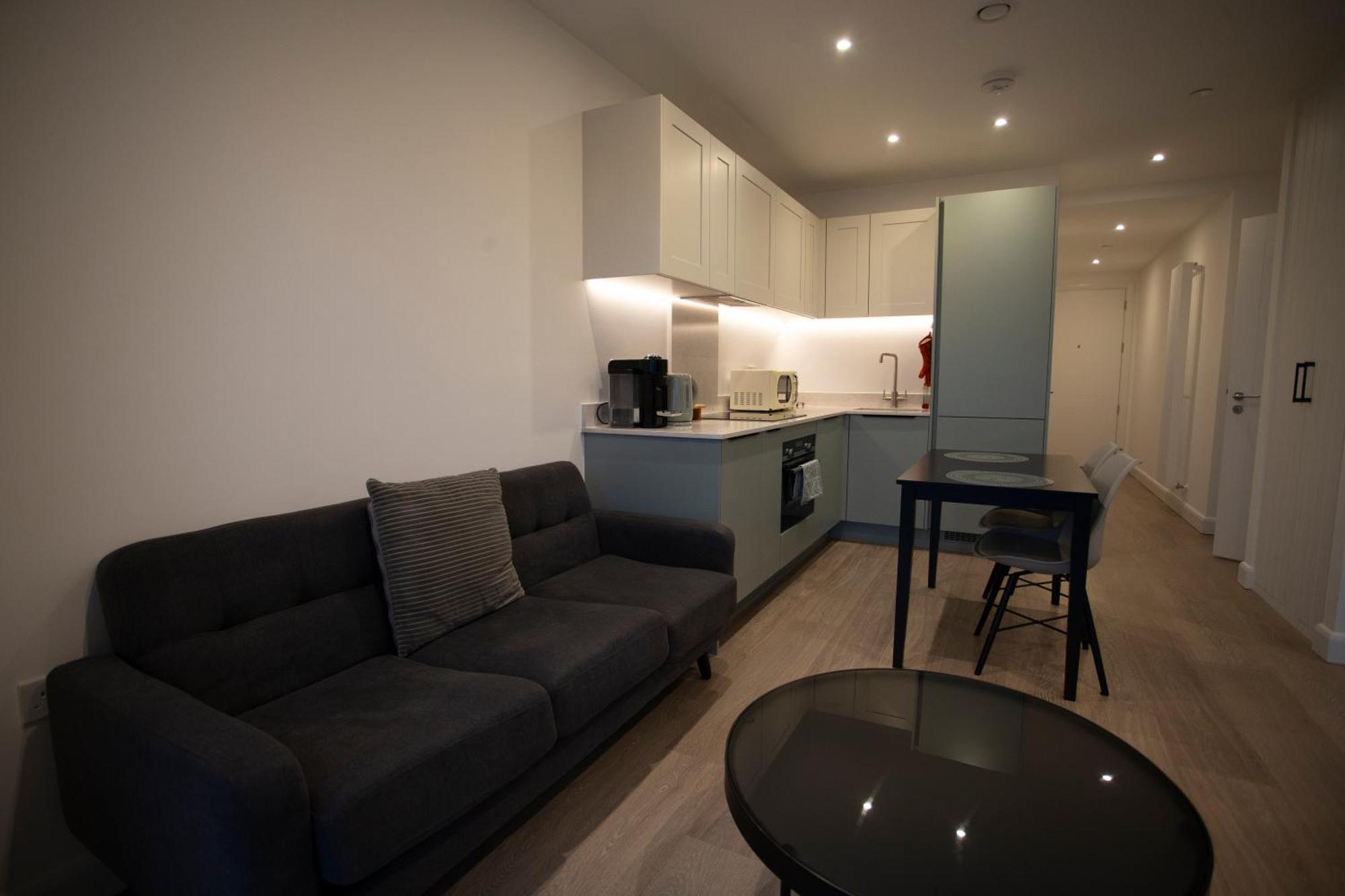Modern Gem Near Excel & O2 Arena Balcony! Apartamento