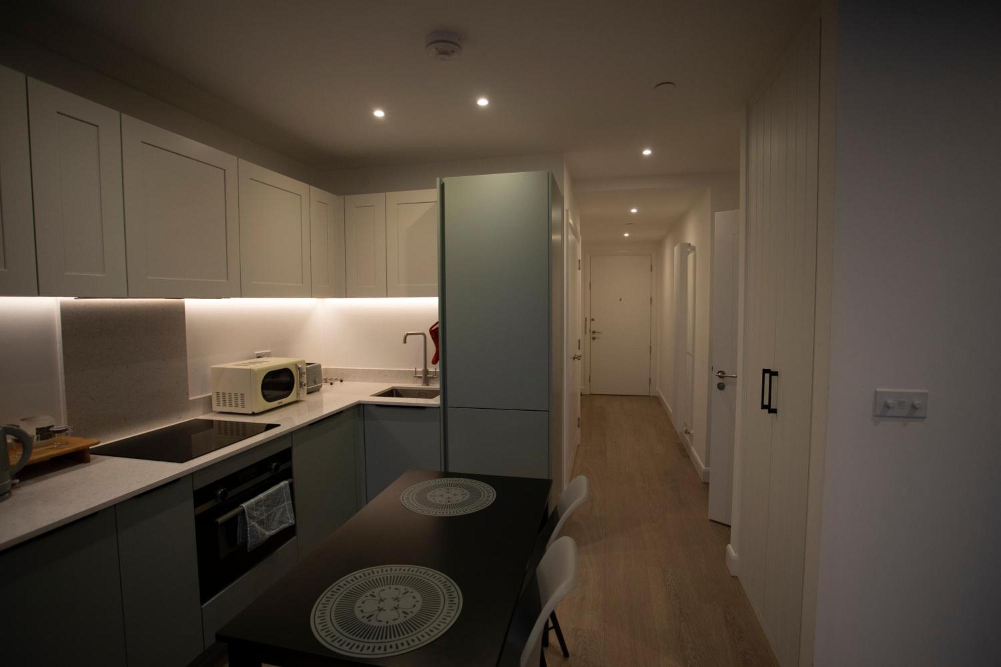 Modern Gem Near Excel & O2 Arena Balcony!