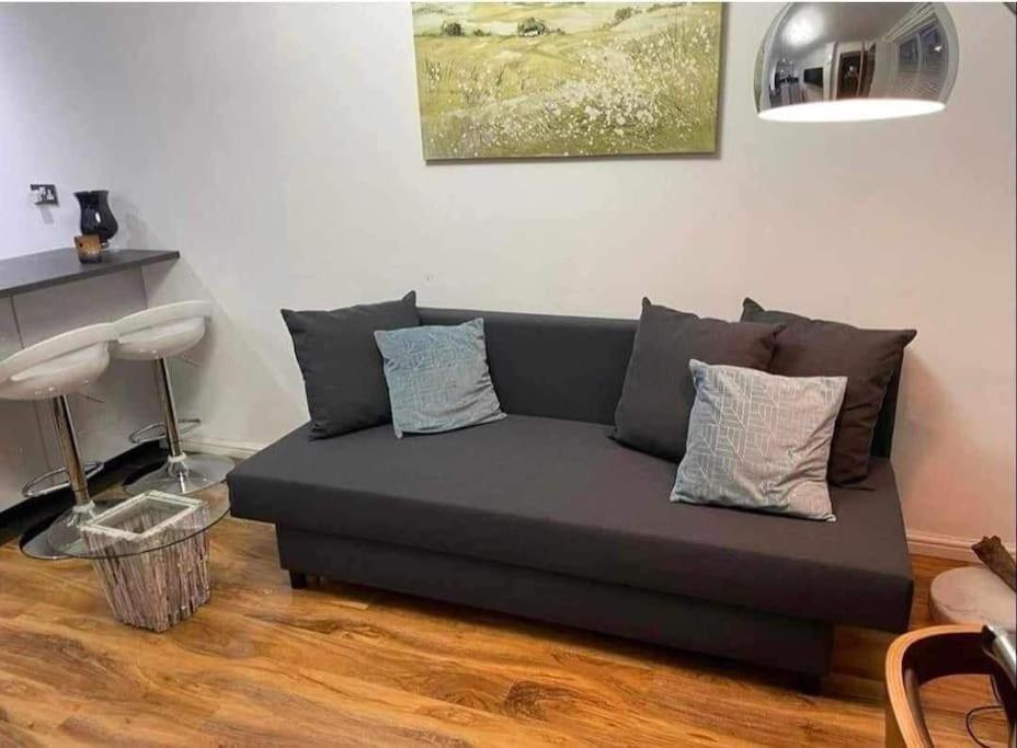 Dollis Hill One Bedroom Nw2 *