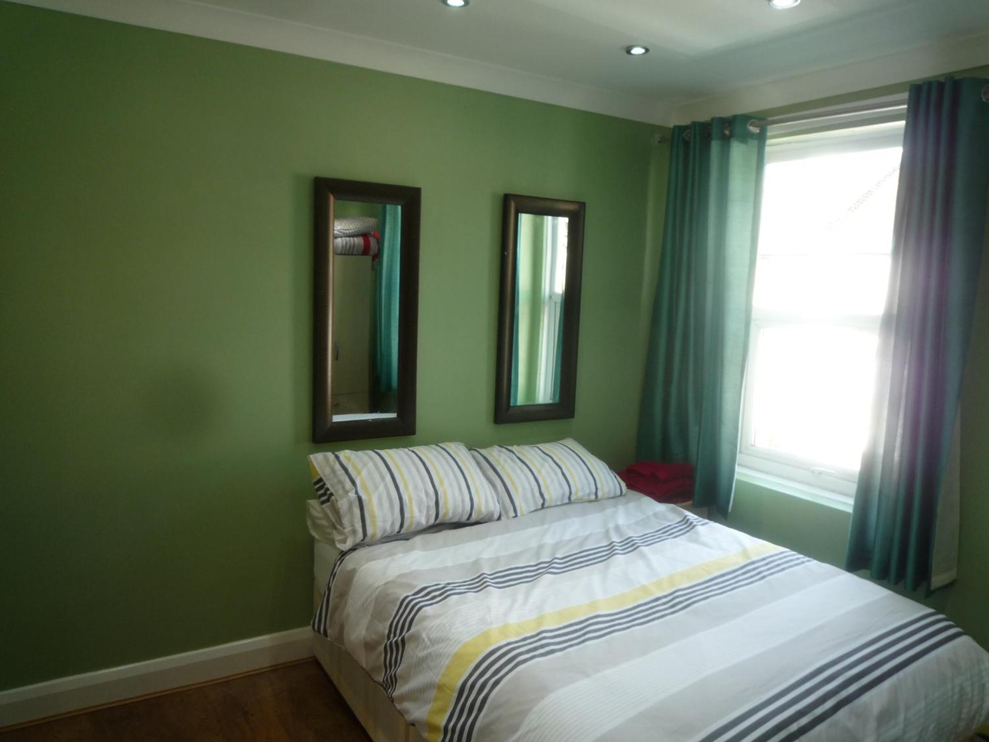 3 Bedroom House - Walthamstow Appartement