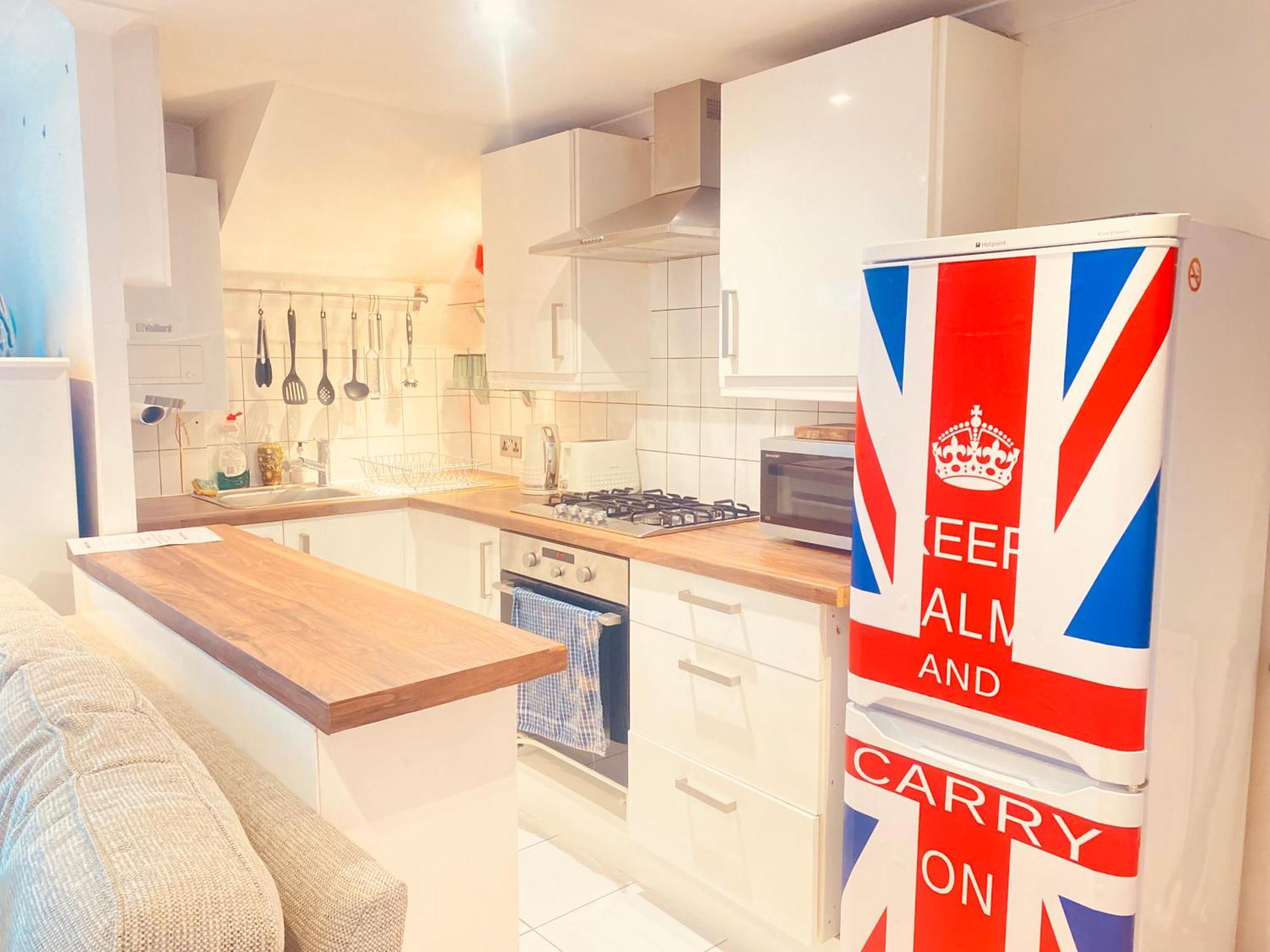 Stunning, Stylish Garden Flat In The Heart Of Wimbledon Appartement Londen
