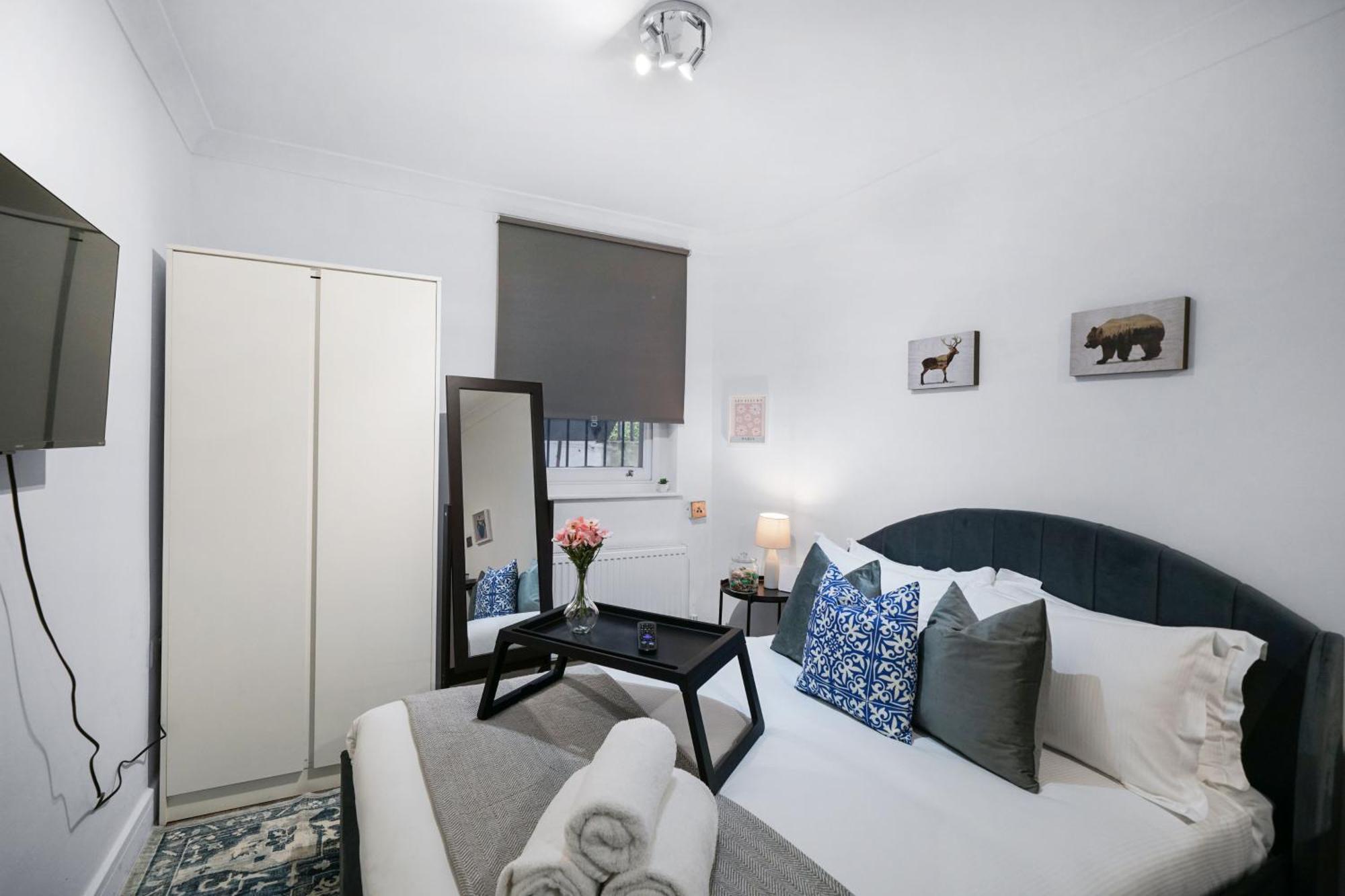 Apartment Livestay Affordable One Bedroom & Studio In India Docks E14 London