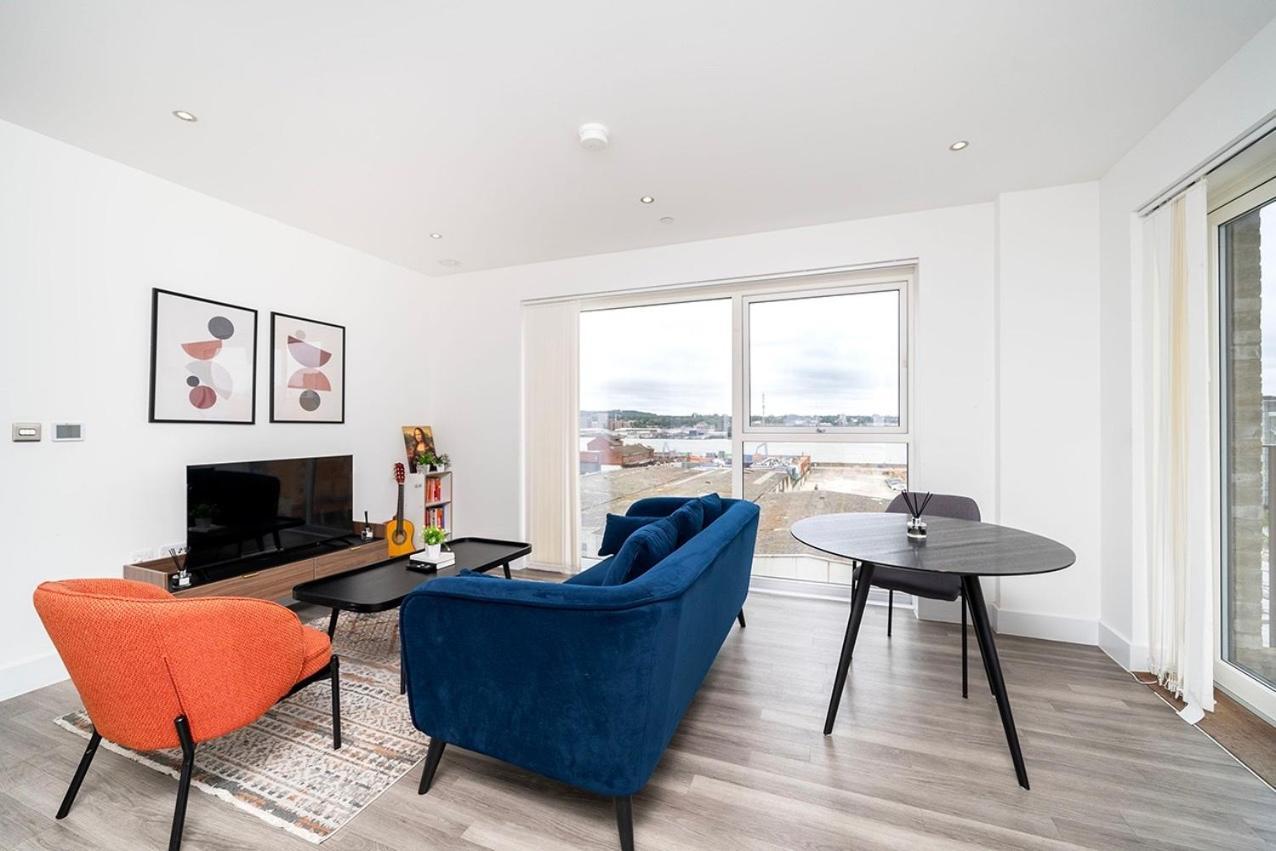 Appartement Deluxe Double Bed In Shared Near Canary Wharf, Airport & O2 Arena With Thames View