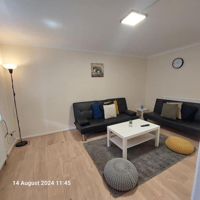 3 Bedroom House In Beckton Hébergement de vacances