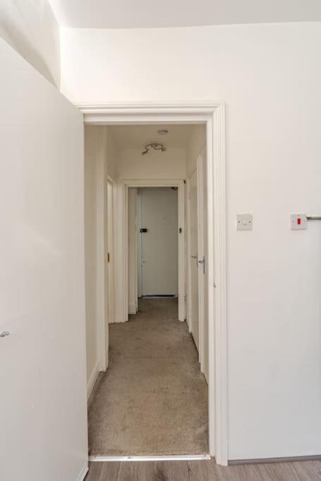 Apartment West Oasis - 6 Sleeps - Notting Hill