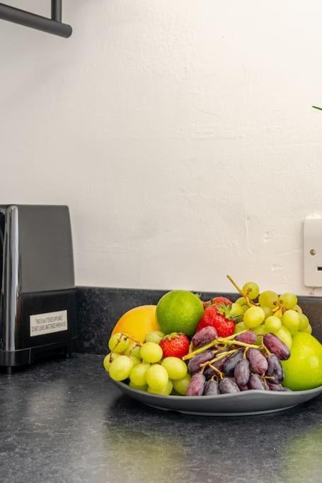 West Oasis - 6 Sleeps - Notting Hill Apartment London