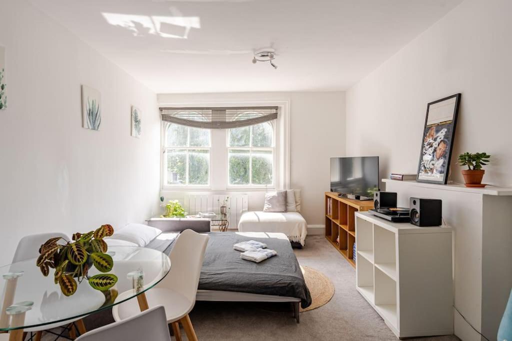 West Oasis - 6 Sleeps - Notting Hill Apartment