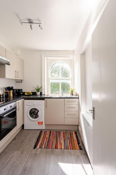 Apartment West Oasis - 6 Sleeps - Notting Hill *