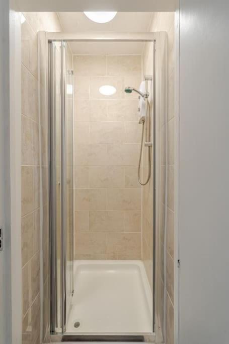 West Oasis - 6 Sleeps - Notting Hill Apartment London