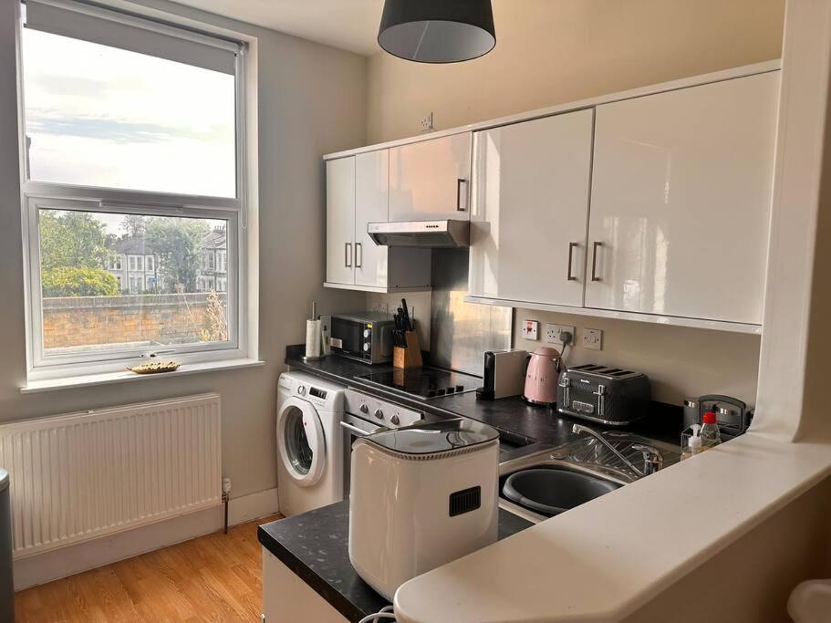 1 Bedroom In Se13 Apartment *