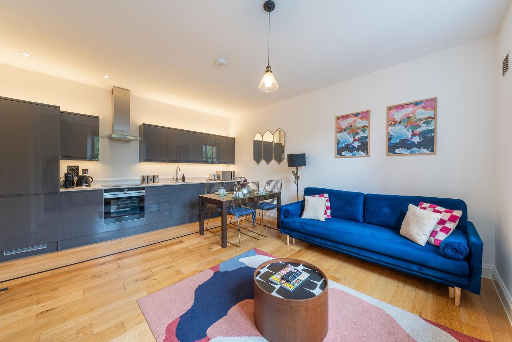 Artsy Serviced - Ealing * London