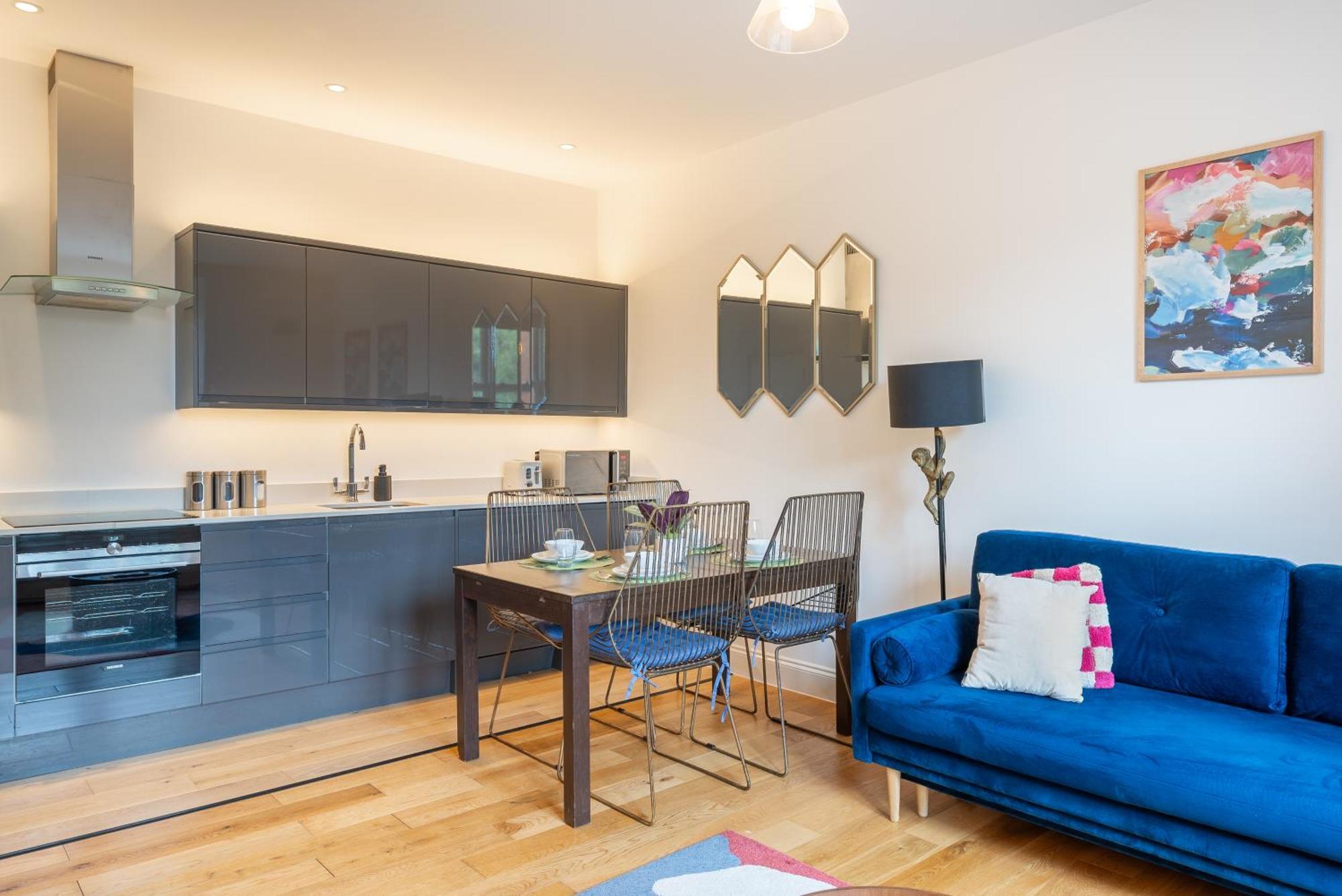 Artsy Serviced - Ealing Apartment
