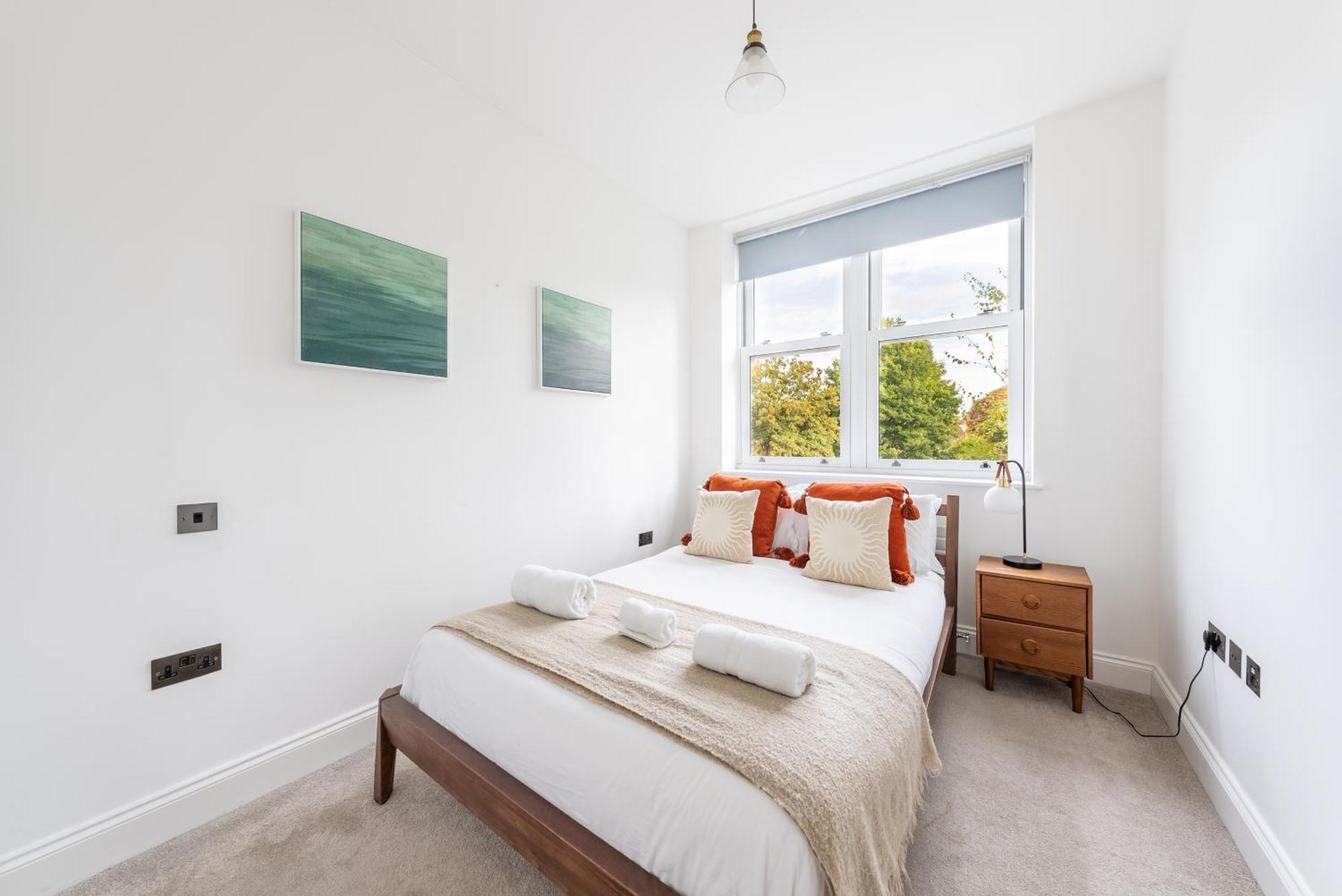 Artsy Serviced - Ealing *