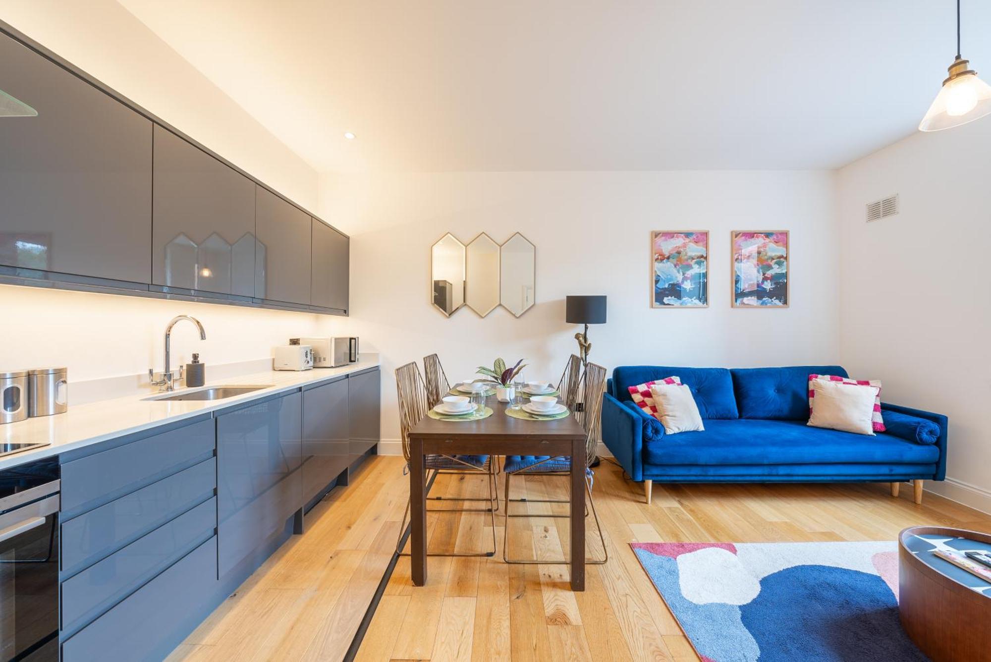 Artsy Serviced - Ealing Apartment *