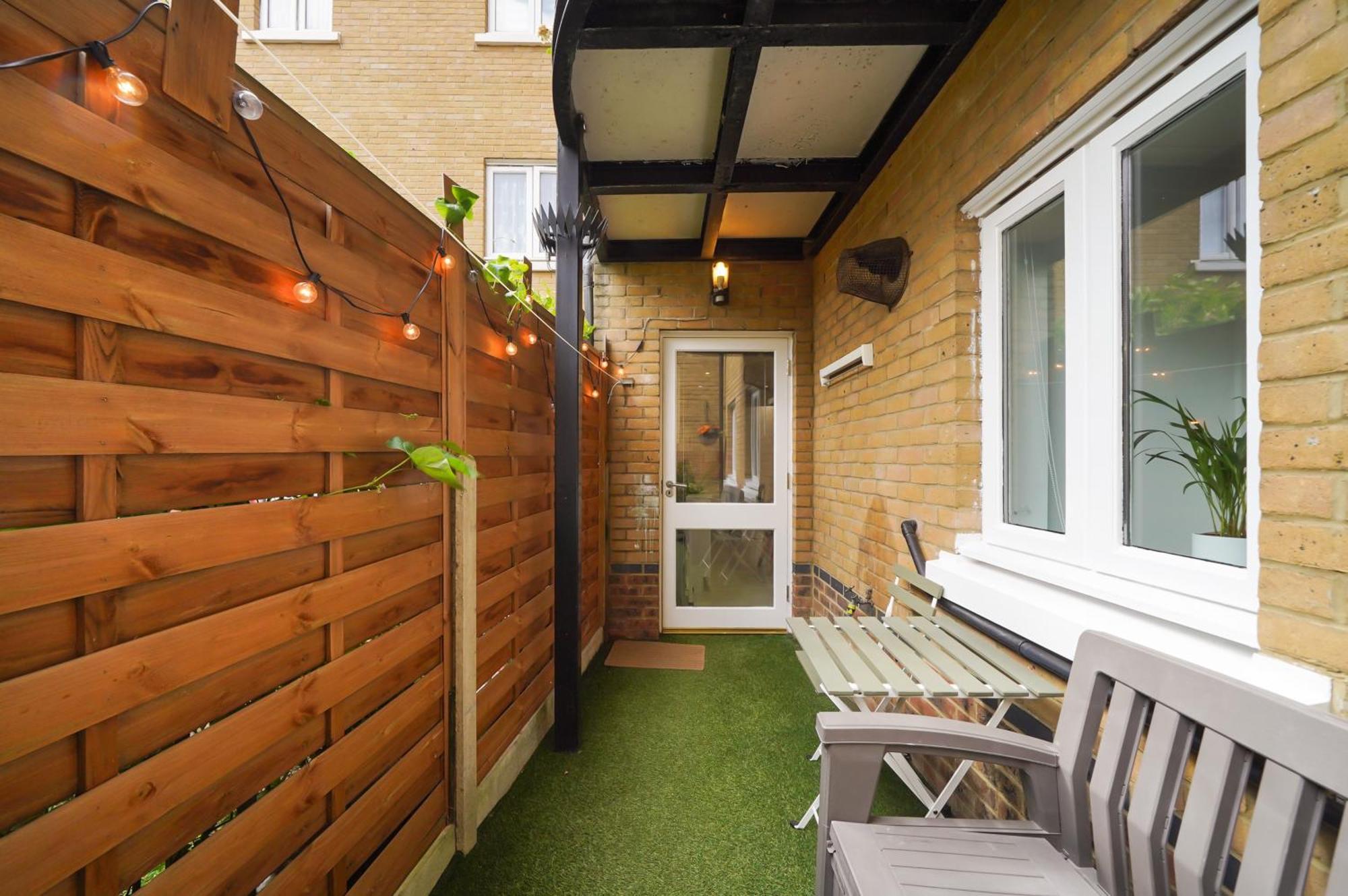 A Beautiful Stylish 2 Bedroom -city Of *