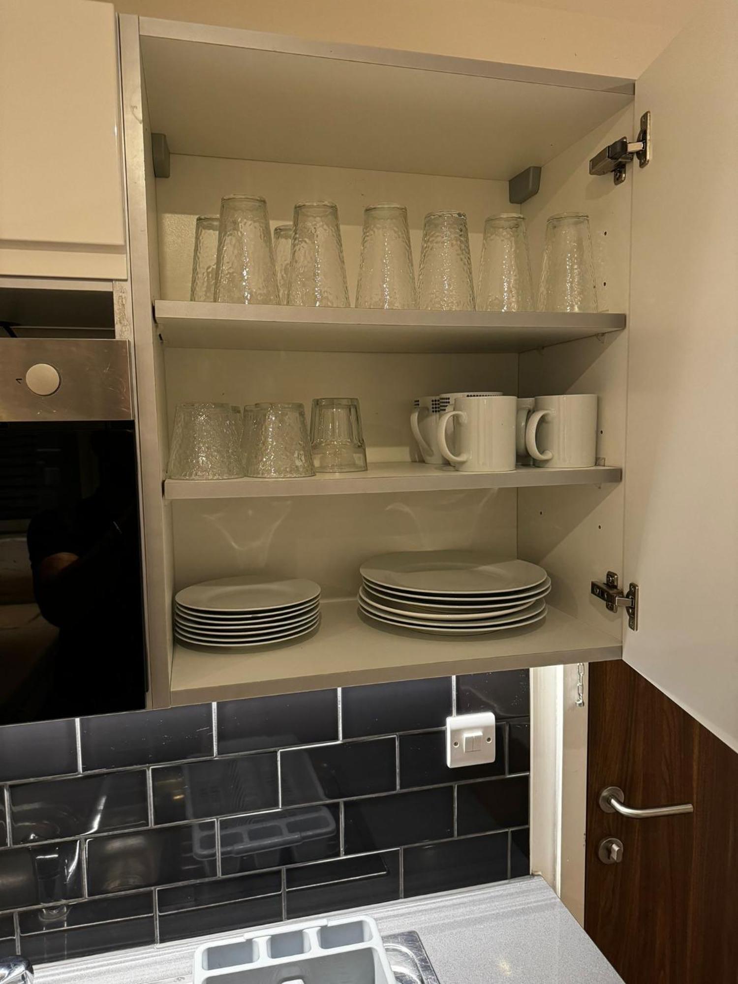 Two Br Flat In Britannia Point Bp65 Londres