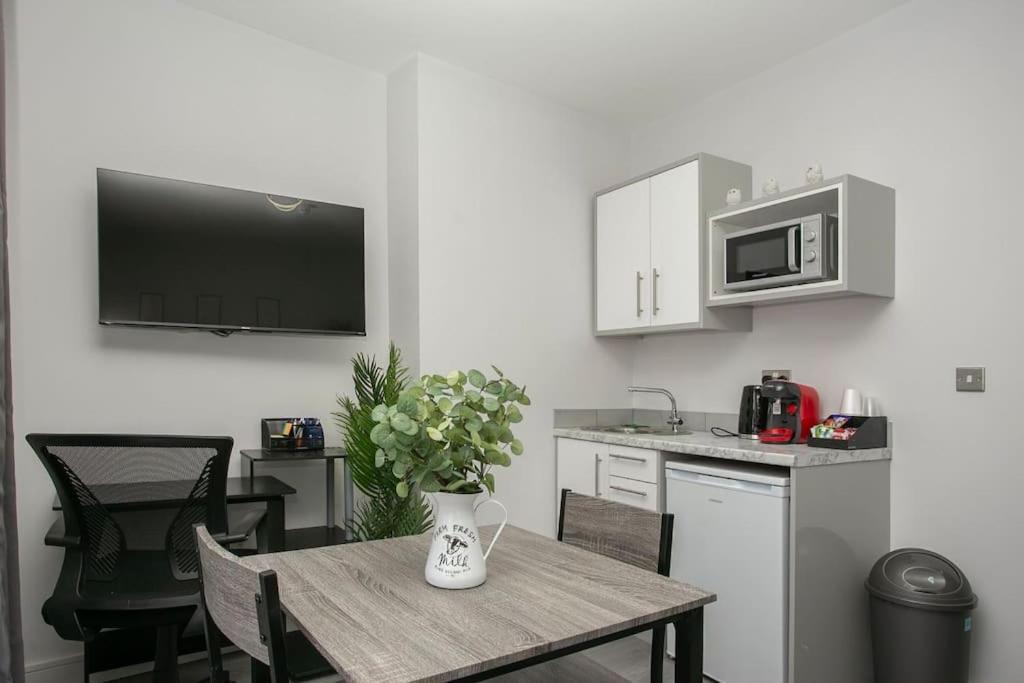 Cherry Blossom In Sydenham Apartamento