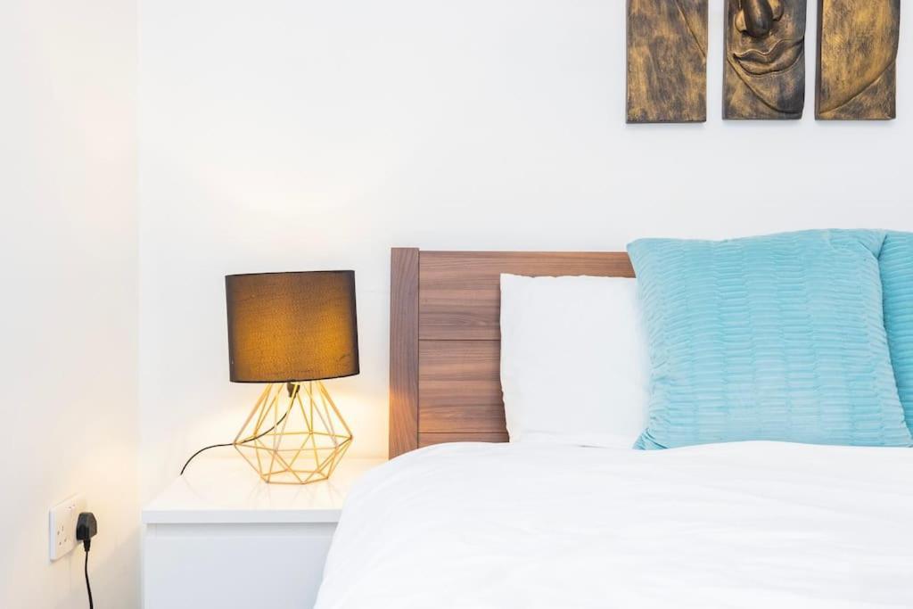 Appartement Modernised 3 Bed Pad Near Trendy Shoreditch Ground Floor With Balcony *