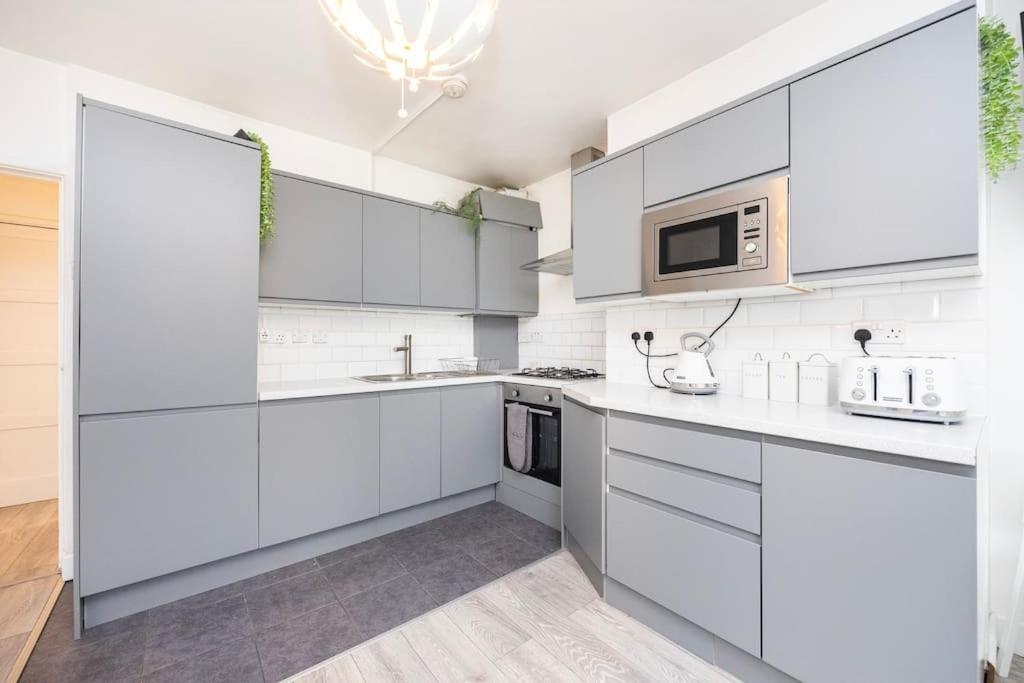 Appartement Modernised 3 Bed Pad Near Trendy Shoreditch Ground Floor With Balcony