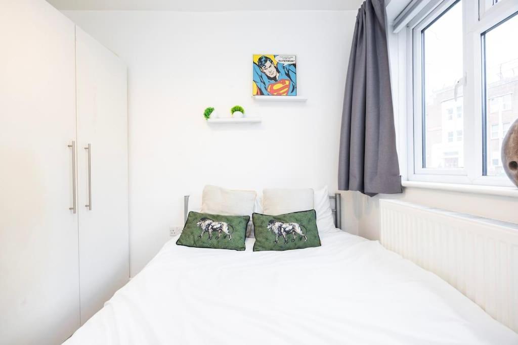 Modernised 3 Bed Pad Near Trendy Shoreditch Ground Floor With Balcony Appartement