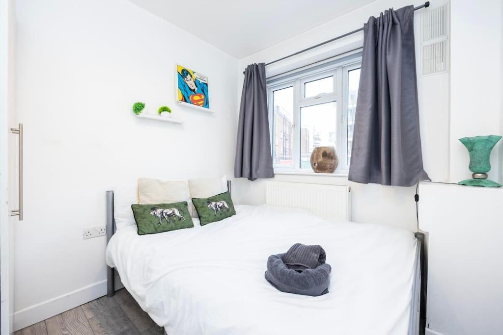 Modernised 3 Bed Pad Near Trendy Shoreditch Ground Floor With Balcony Appartement *
