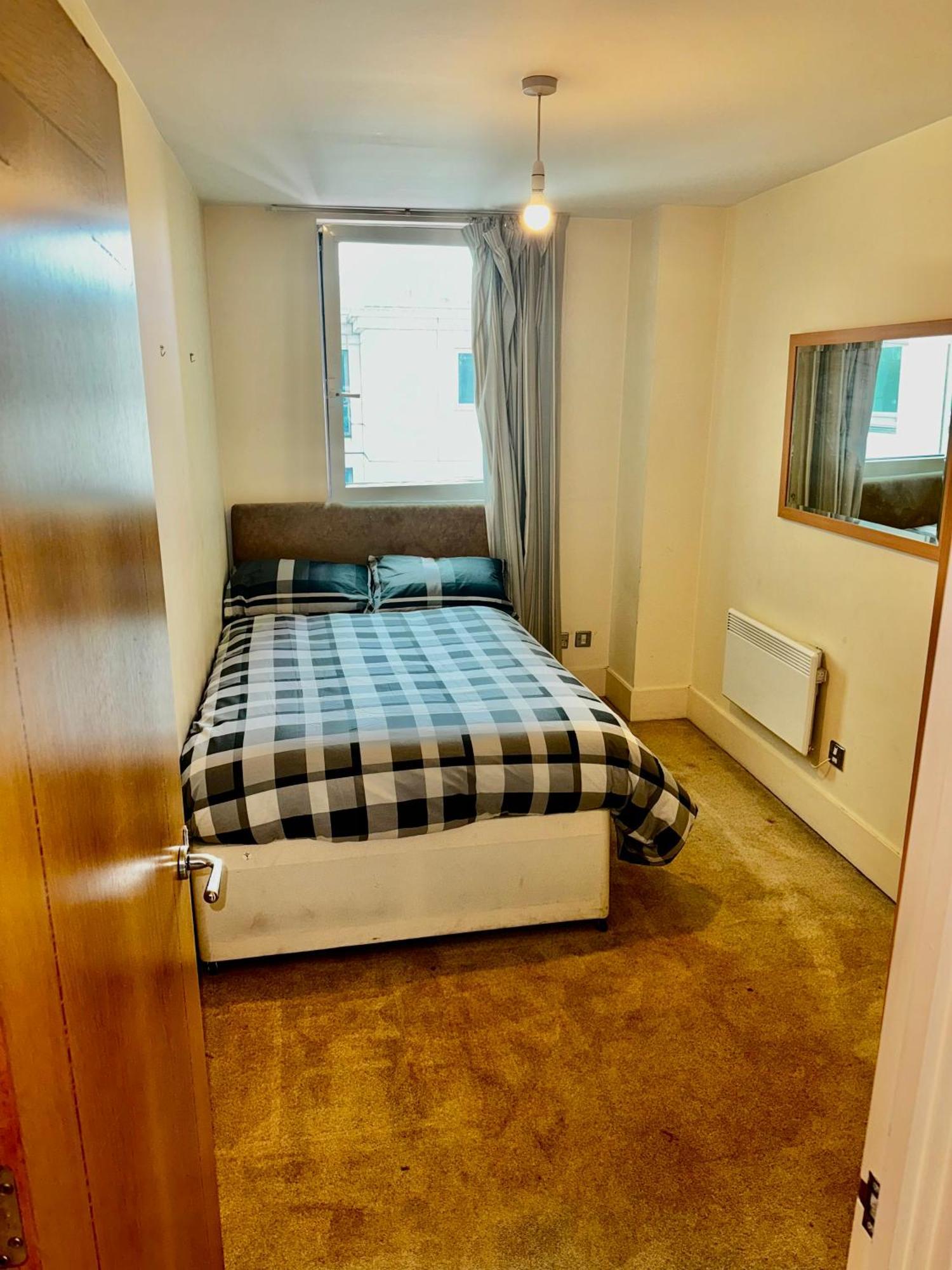 Quarto em Acomodações Particulares Budget,cosy Double Bedroom - Shared Bathroom