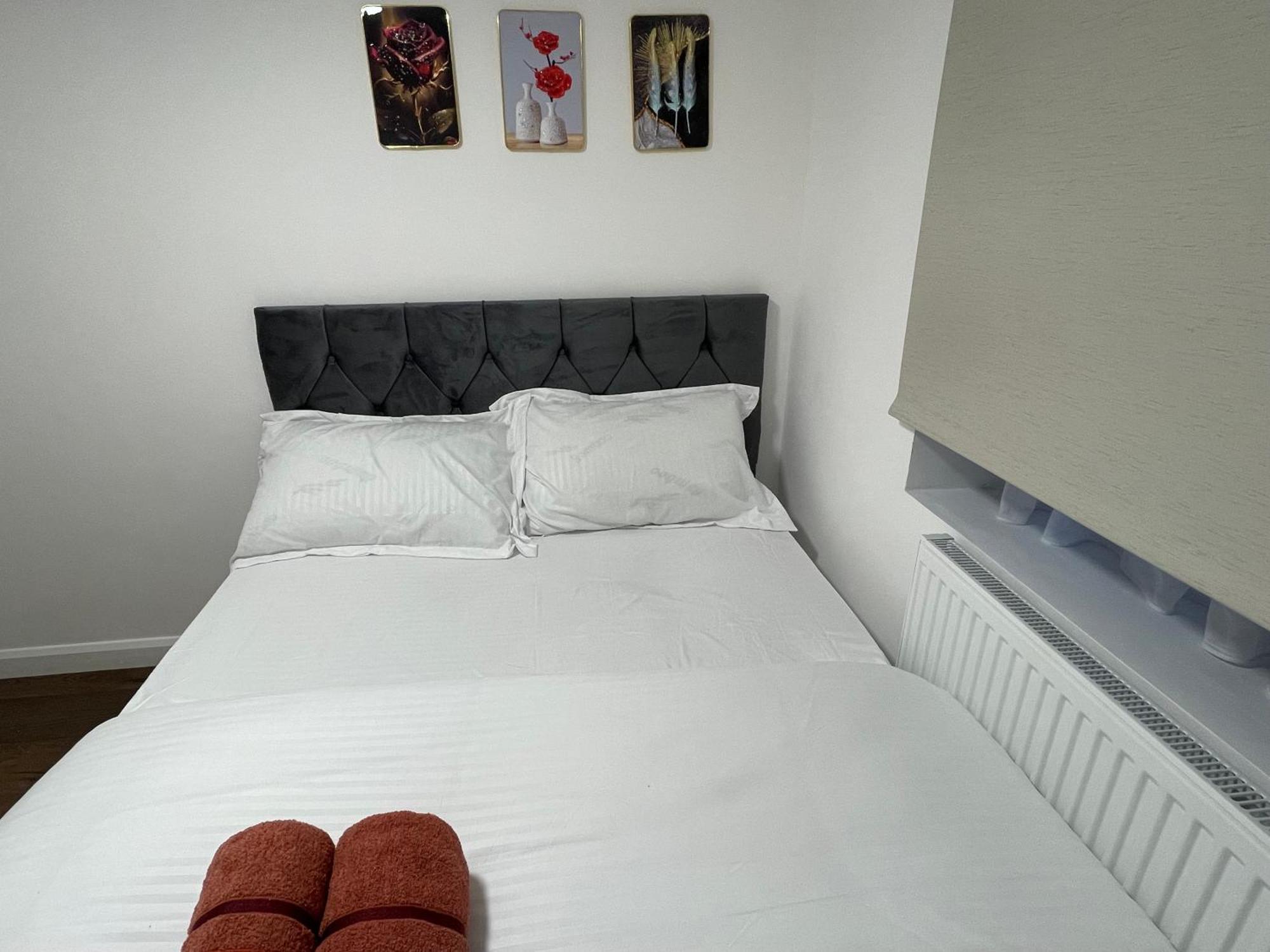 Two Bedroom Central Location Modern Flat Stratford *