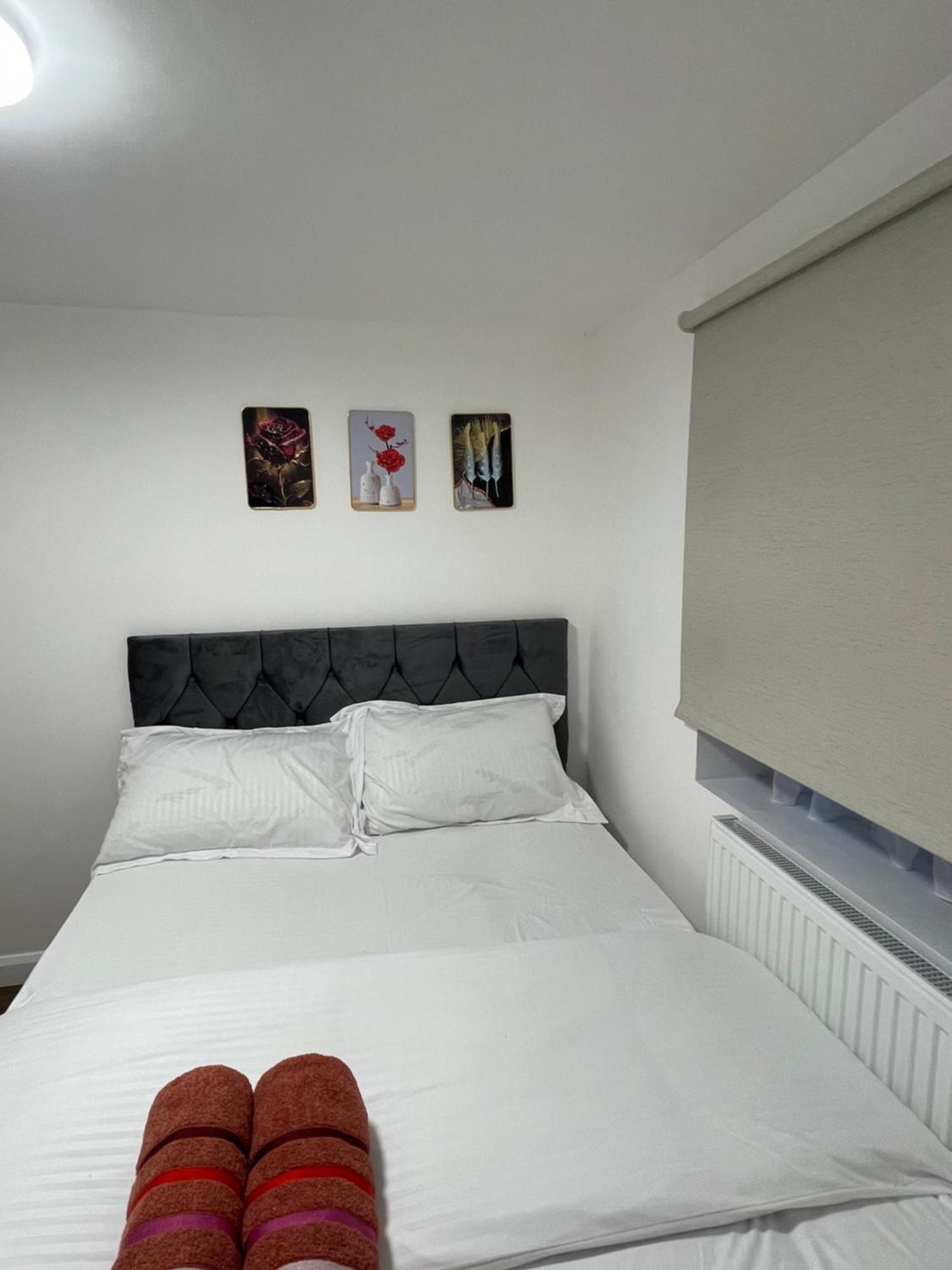 Two Bedroom Central Location Modern Flat Stratford *