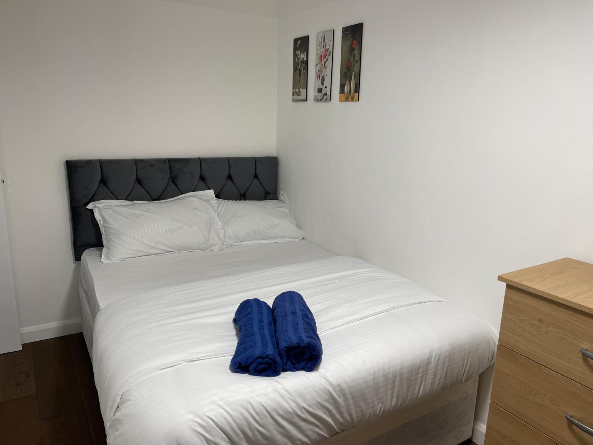 Two Bedroom Central Location Modern Flat Stratford Appartement