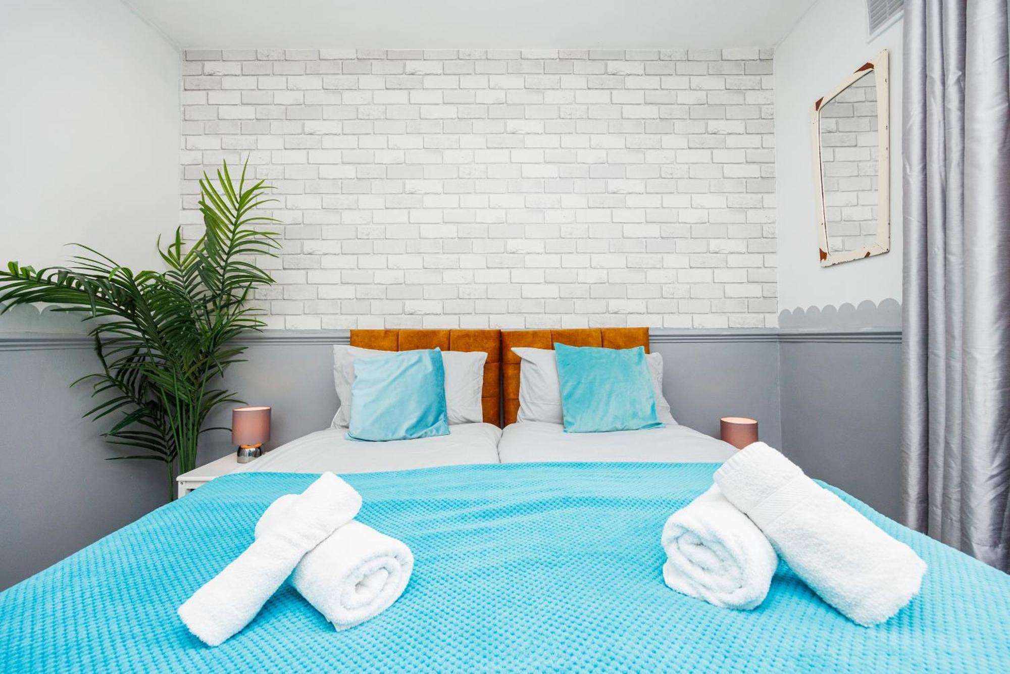 Spacious 2-bedroom With Terrace, Garden Views & Free Wifi Near Olympic Stadium Apartamento *