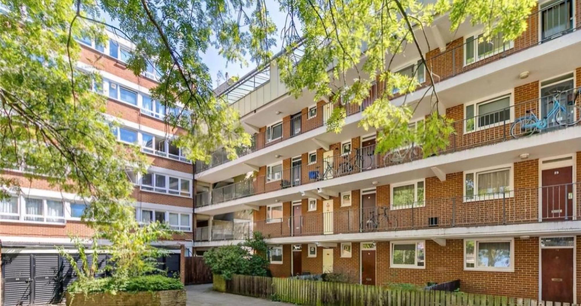 Bright And Spacious One Bedroom Apparment, Free Parking Londres