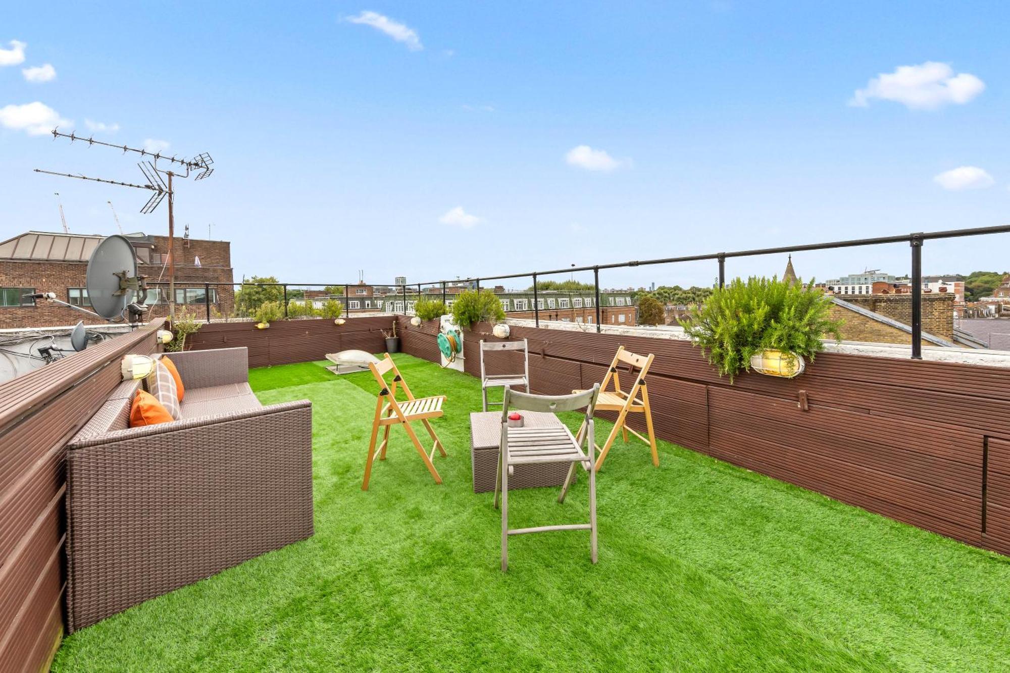 Apartment Spacious Sleep 11 With Terrace In Earls Court Ec99 London