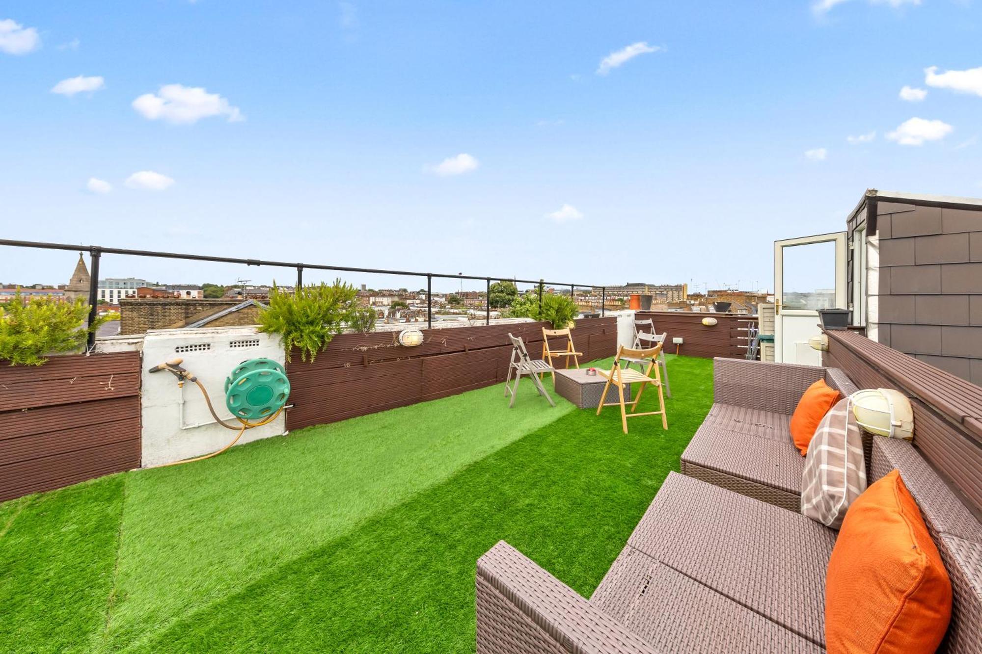 Spacious Sleep 11 With Terrace In Earls Court Ec99 London