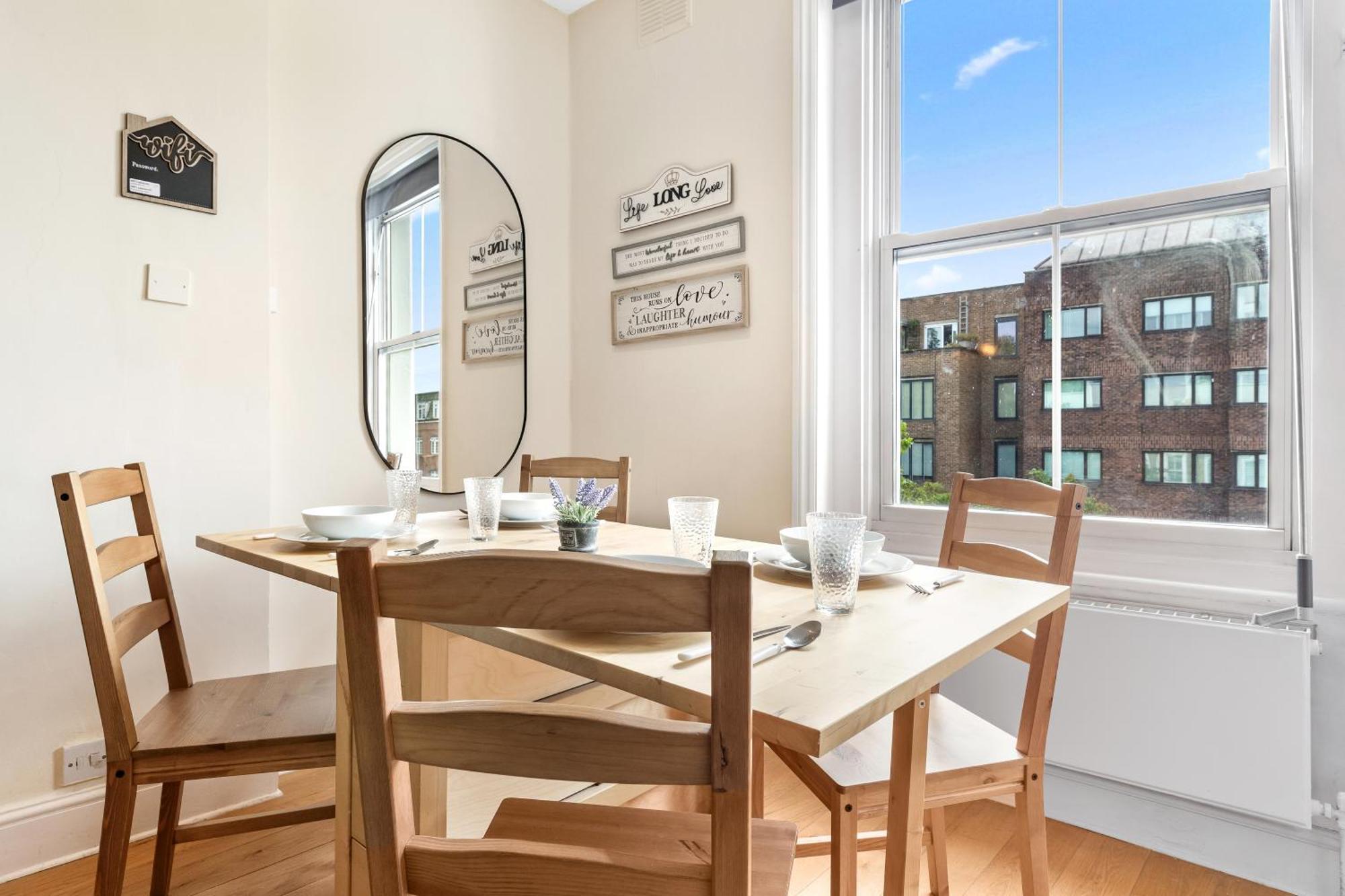 Spacious Sleep 11 With Terrace In Earls Court Ec99 * London