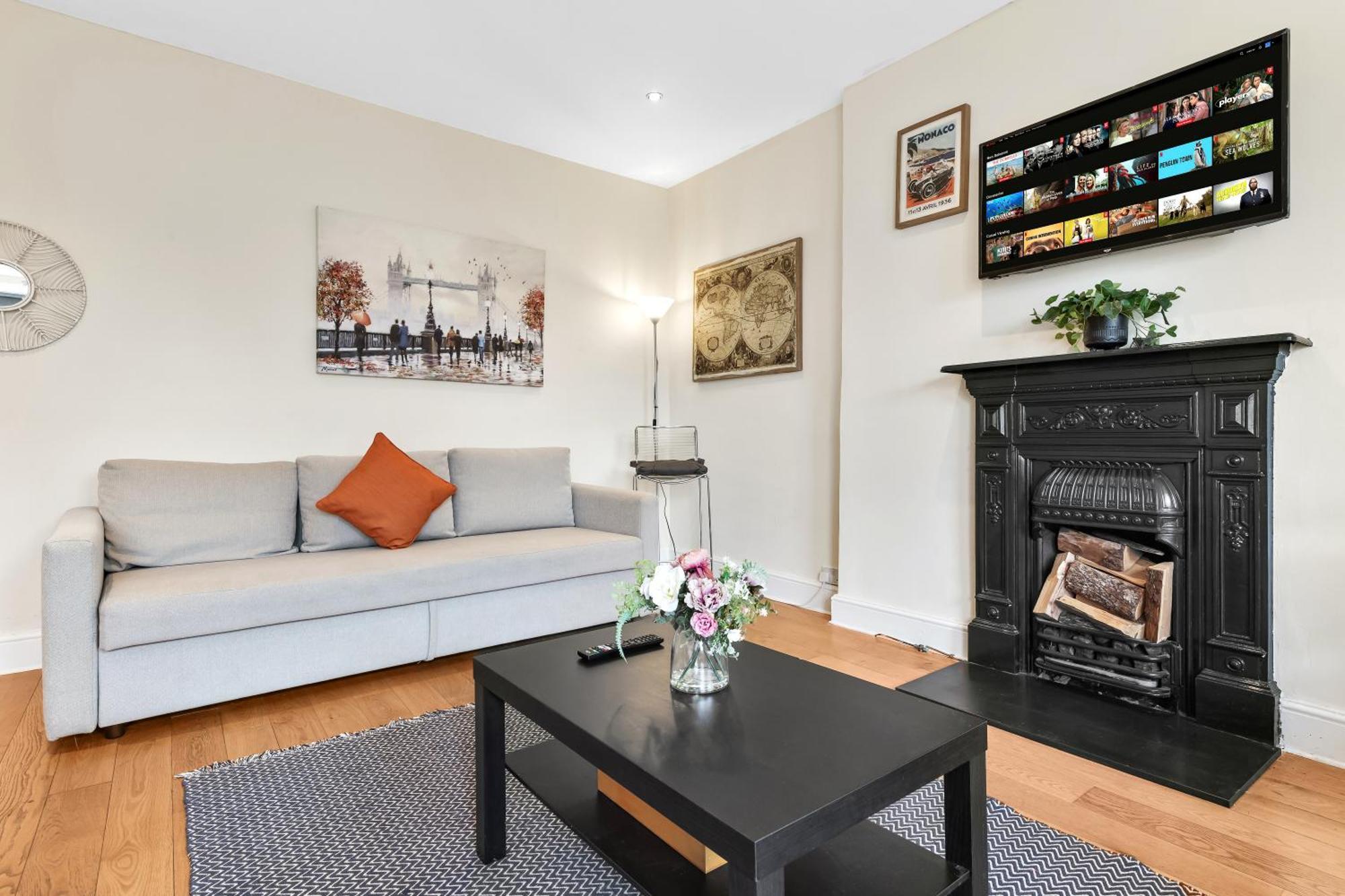 Spacious Sleep 11 With Terrace In Earls Court Ec99 Apartment London